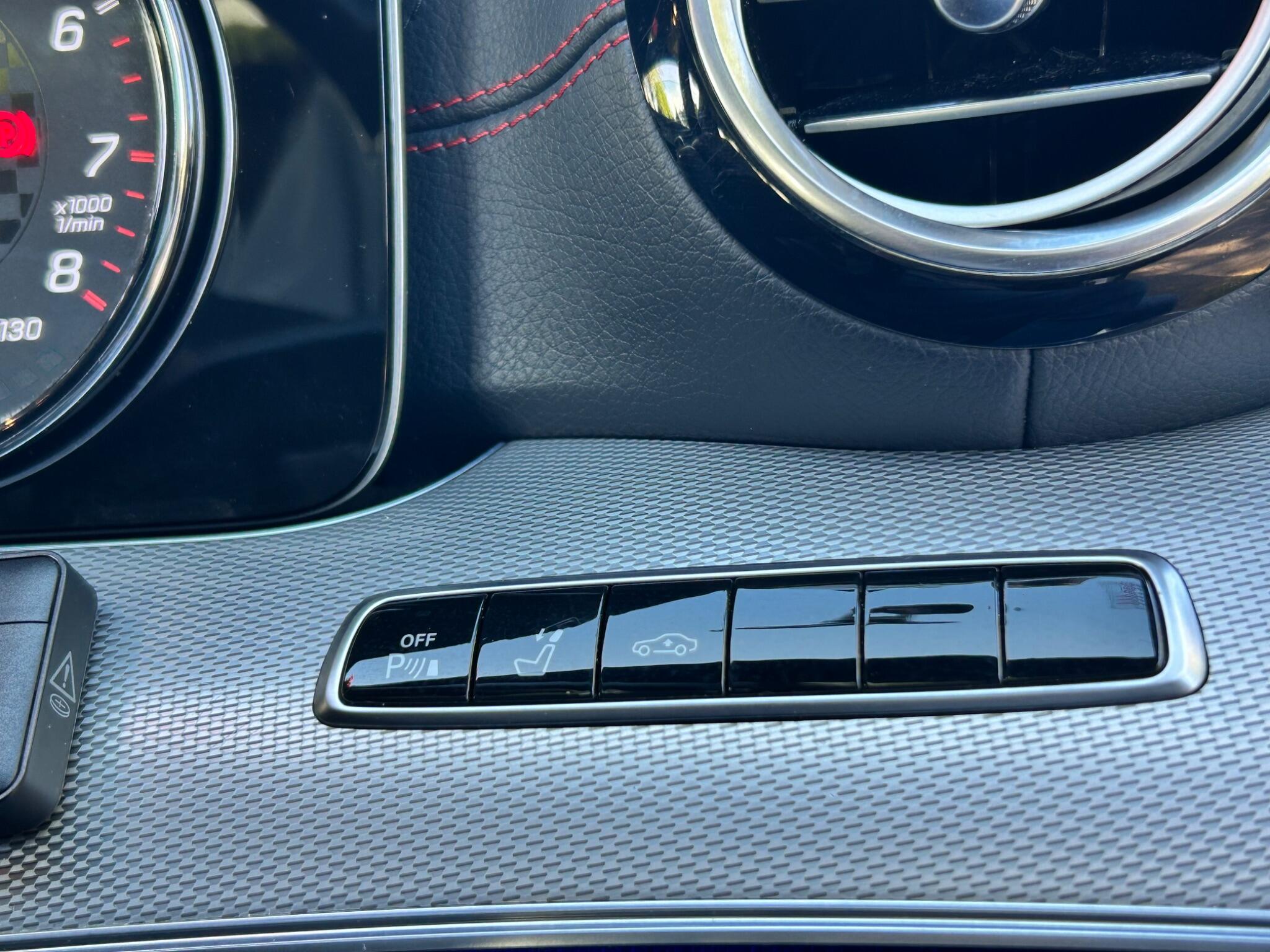 Mercedes-Benz E-Class view 38