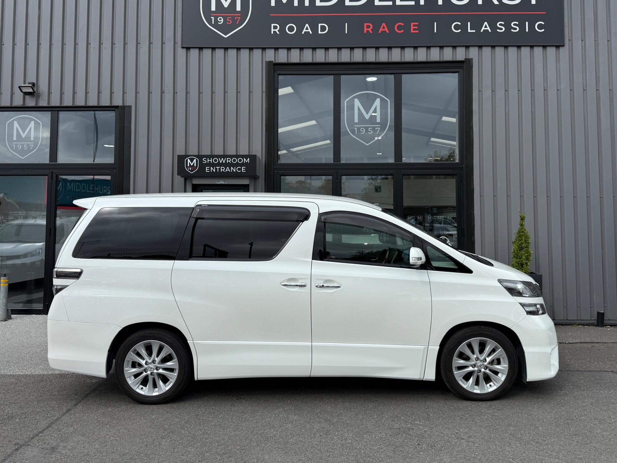 Toyota Vellfire view 18