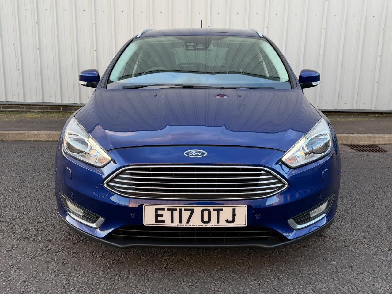 Ford Focus view 3