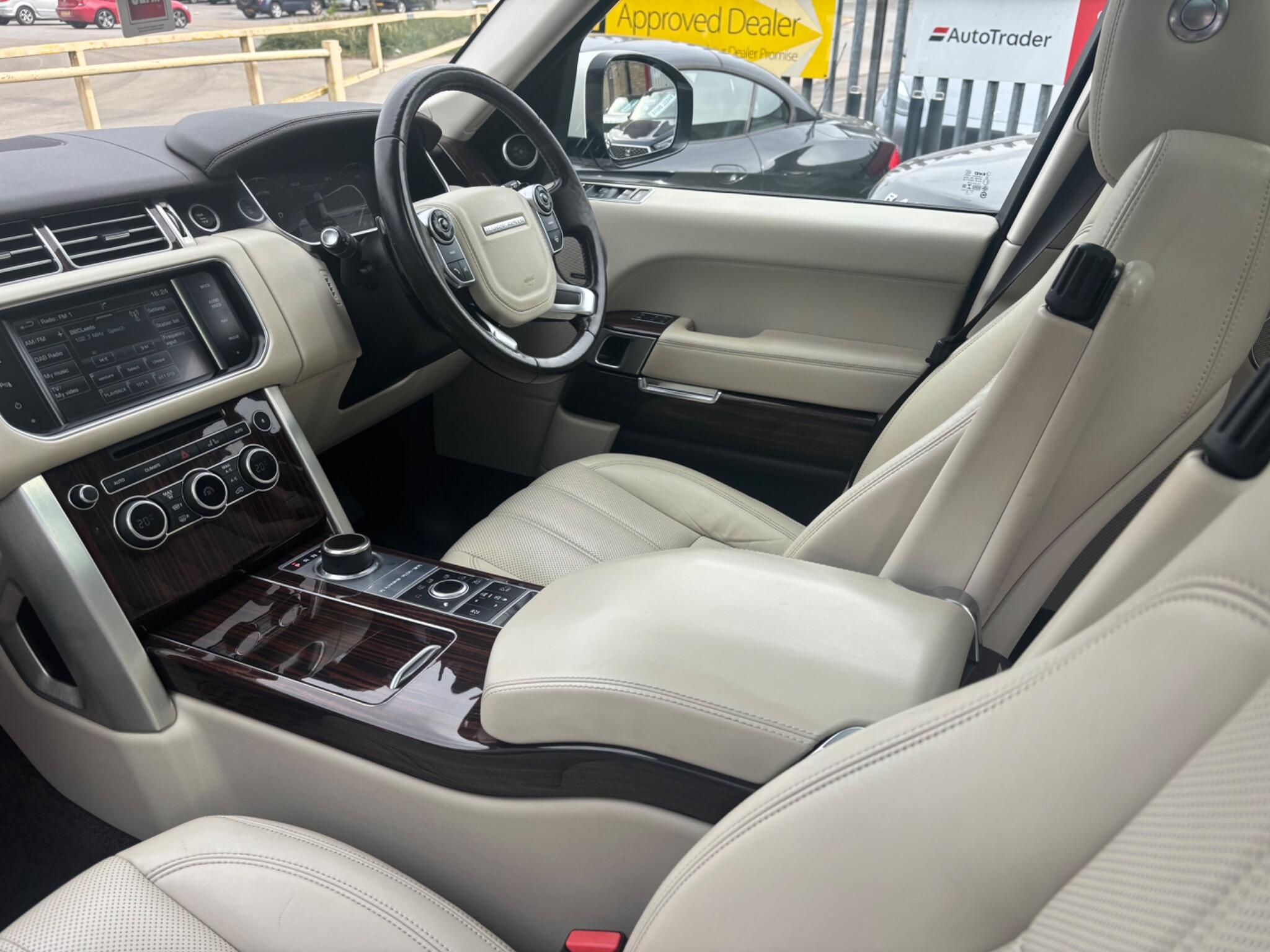 Land Rover Range Rover view 47