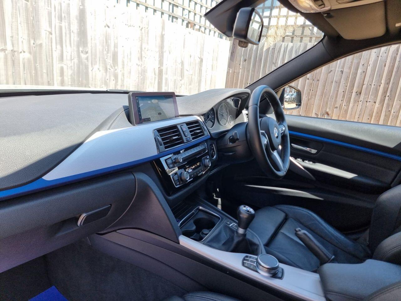 BMW 3 Series view 30