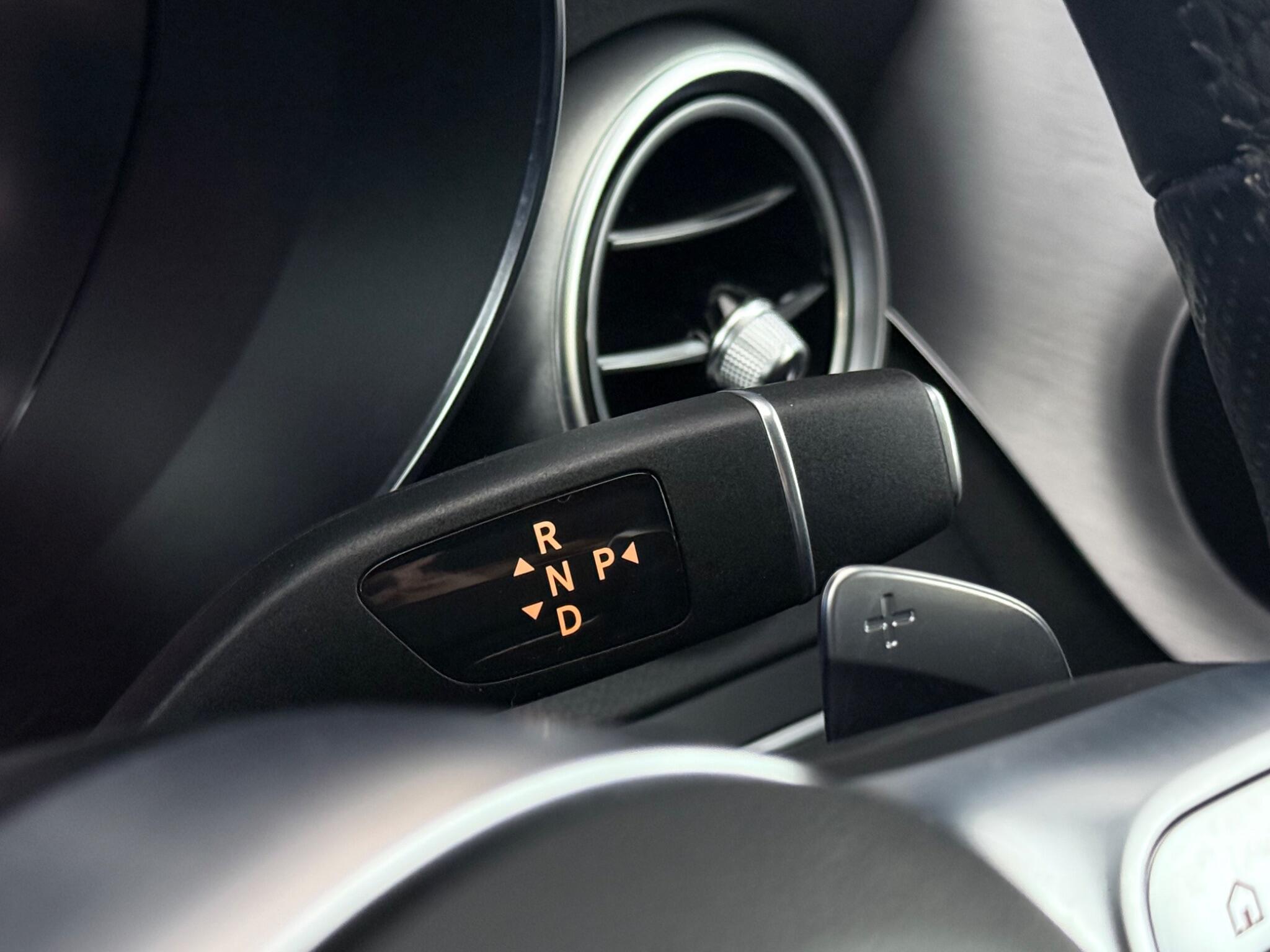 Mercedes-Benz C-Class view 21