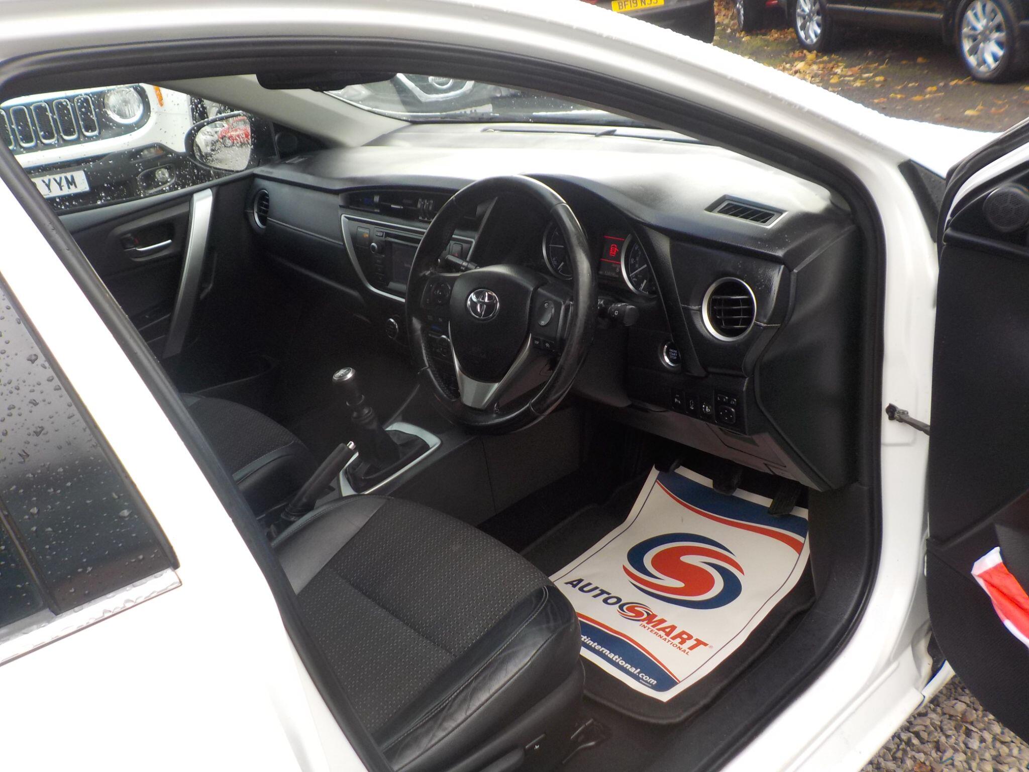 Toyota Auris 1.6 V-Matic Excel Touring Sports Euro 5 5dr