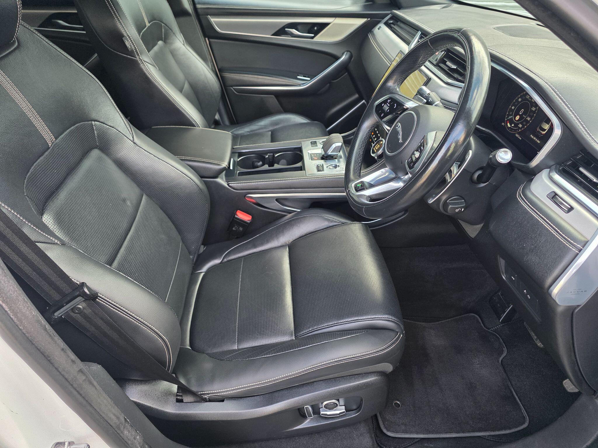 Jaguar F-Pace view 9