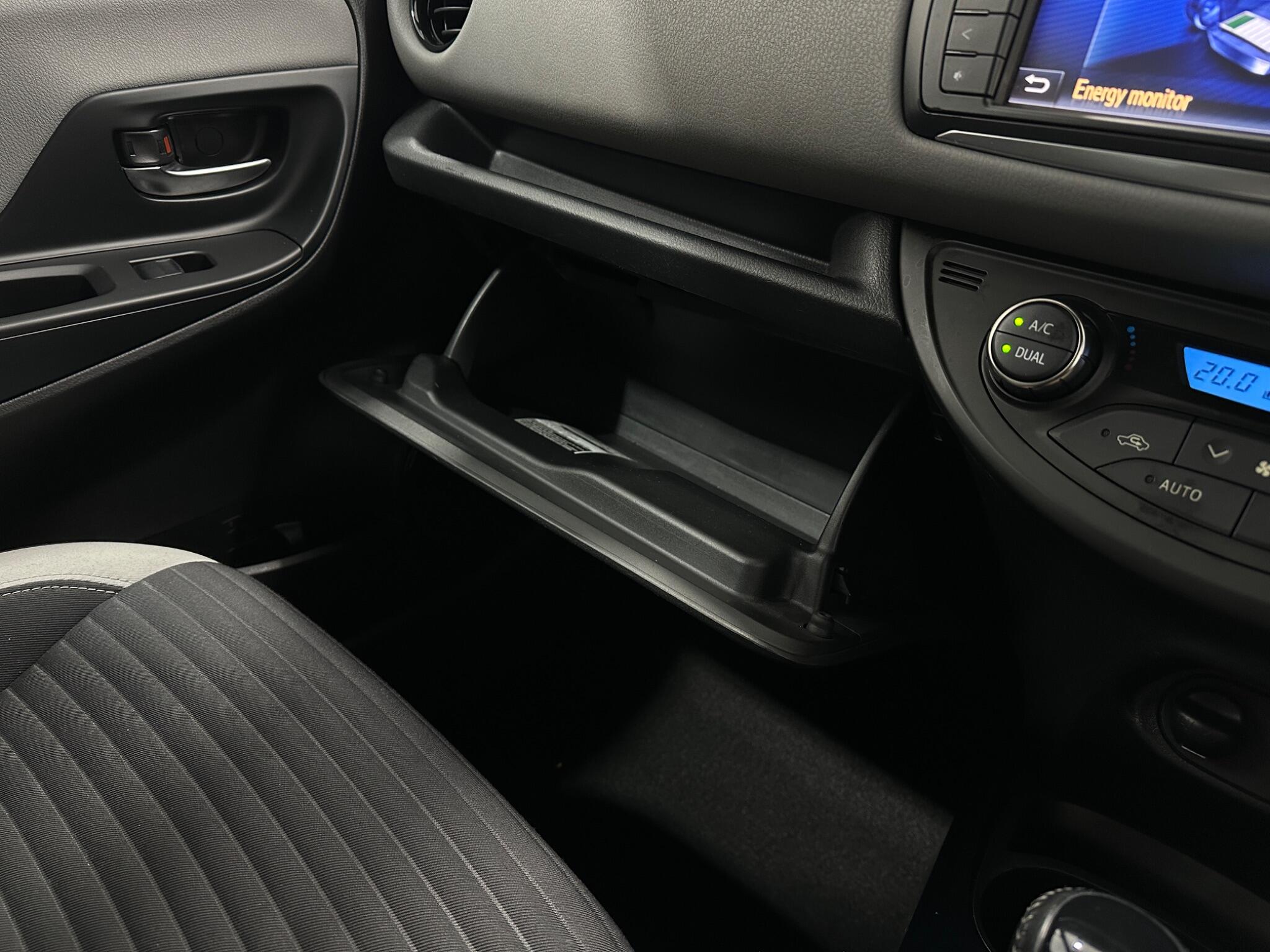 Toyota Yaris view 25