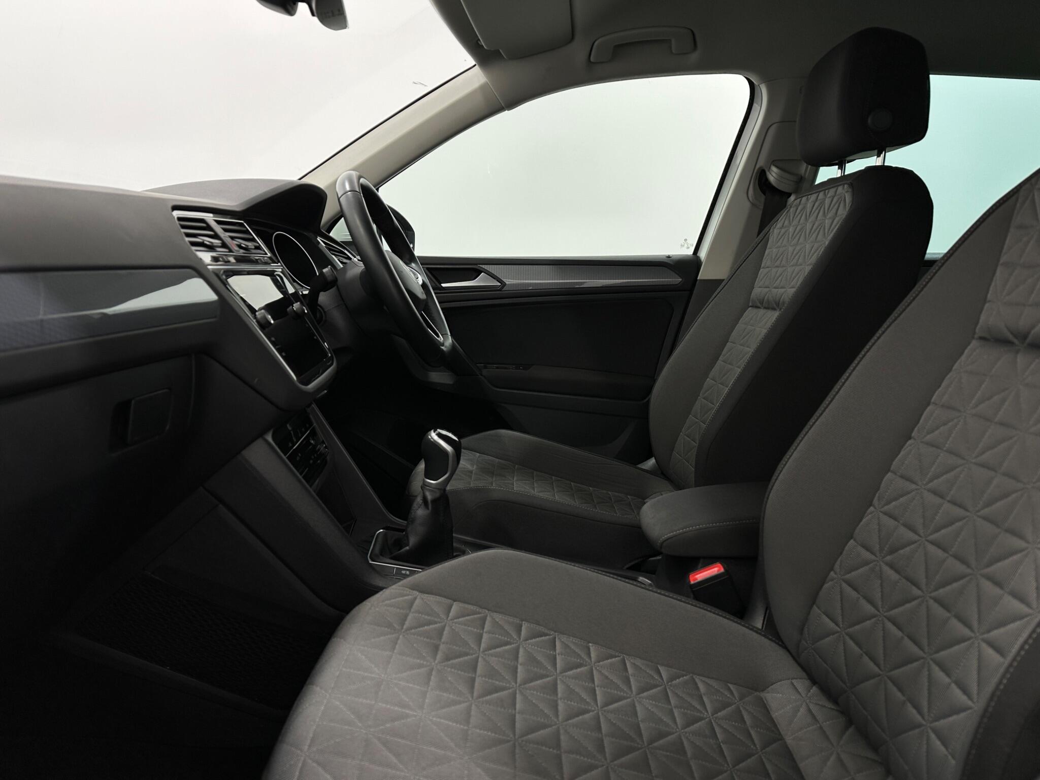 Volkswagen Tiguan view 33