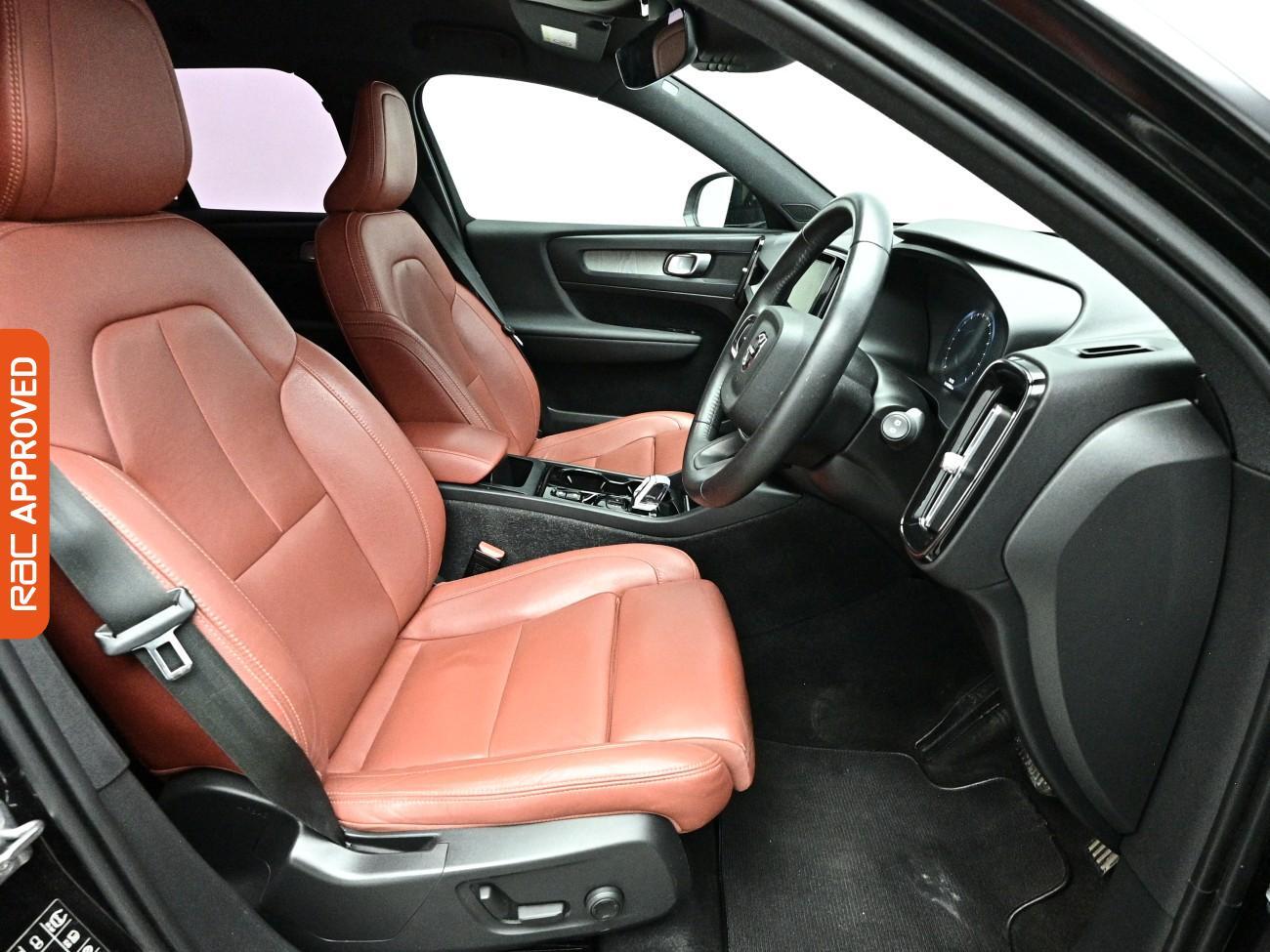Volvo XC40 view 12