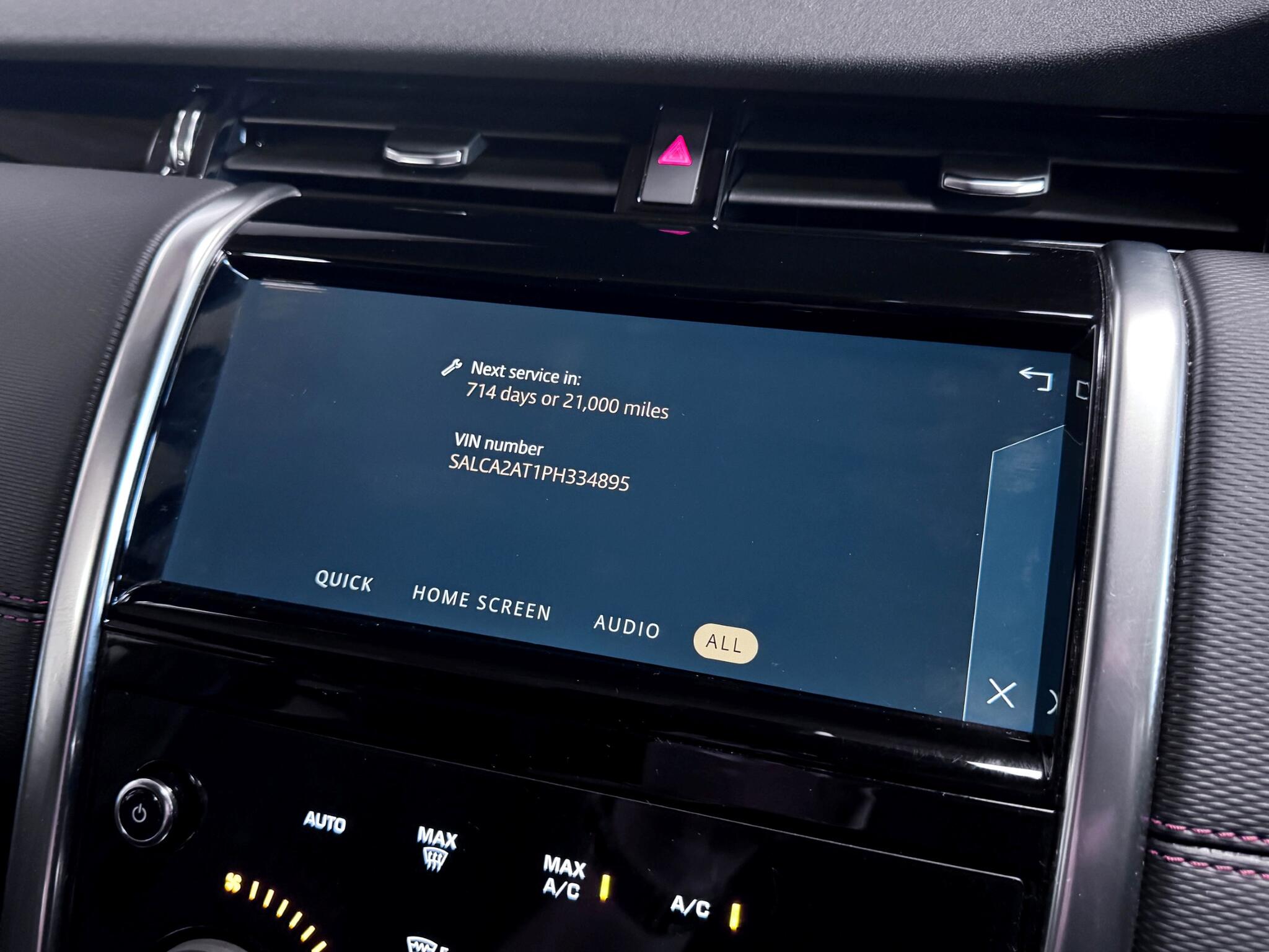 Land Rover Discovery Sport view 67