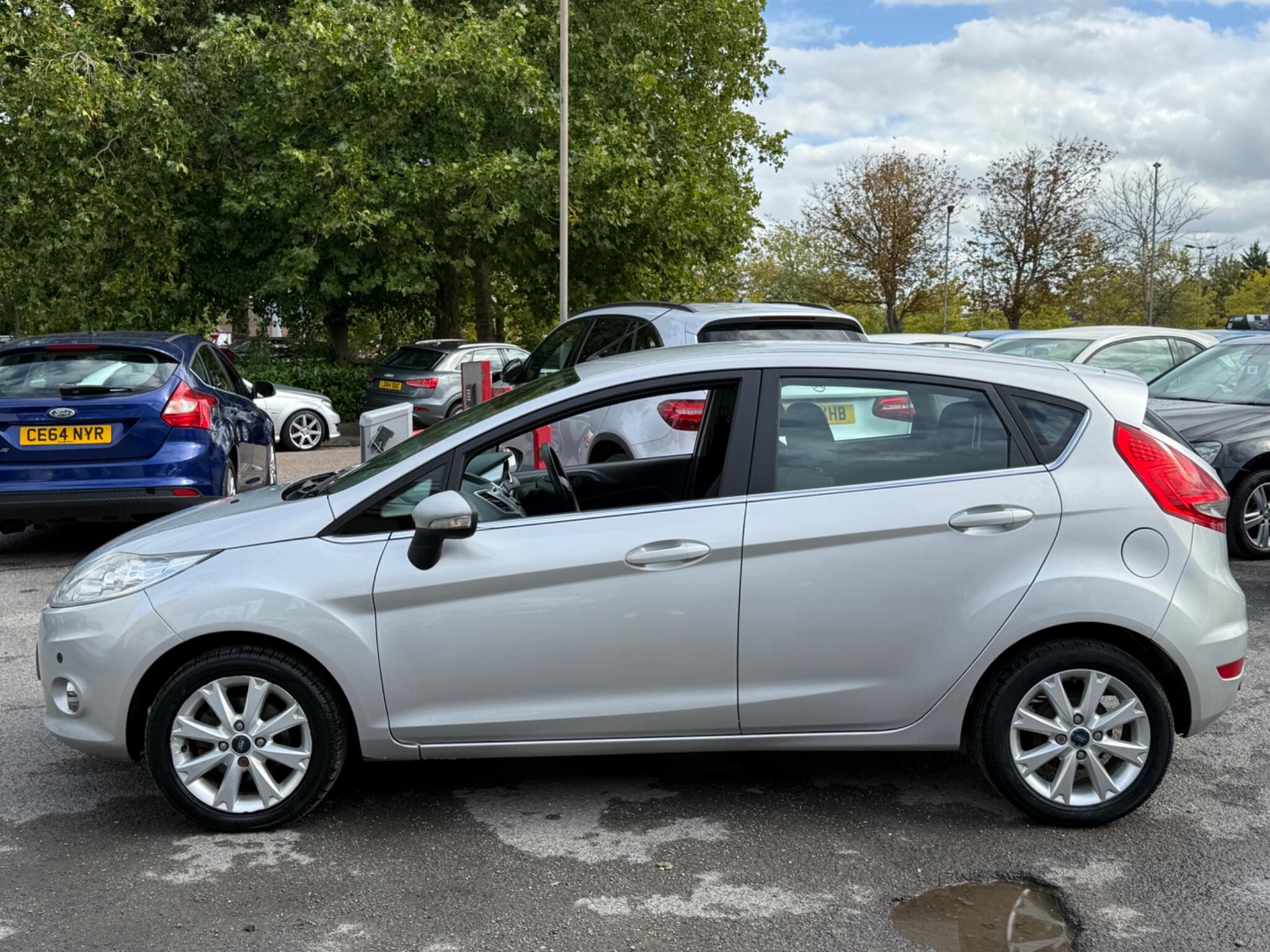 Ford Fiesta - Image 10