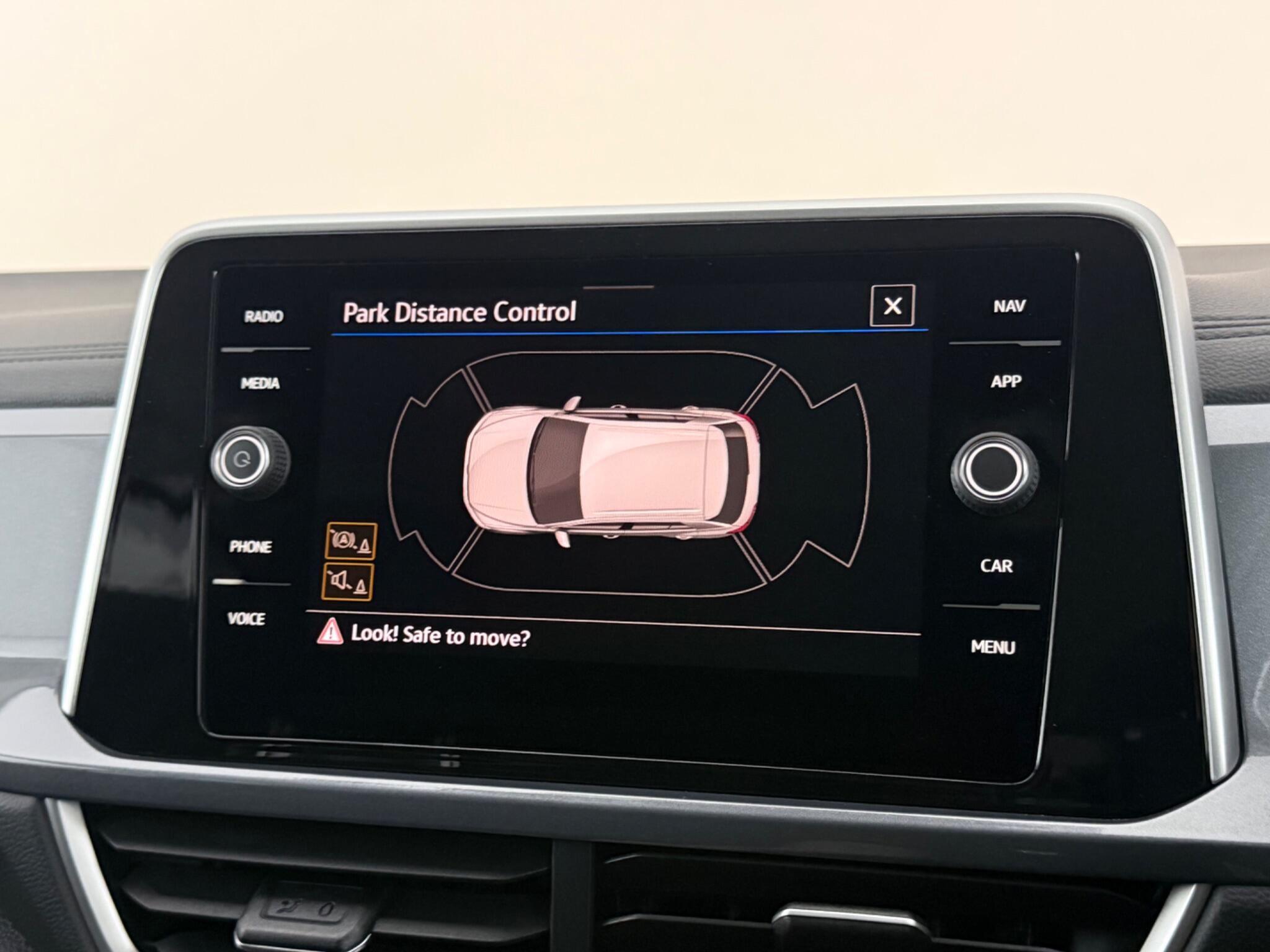 Volkswagen T-Roc view 29