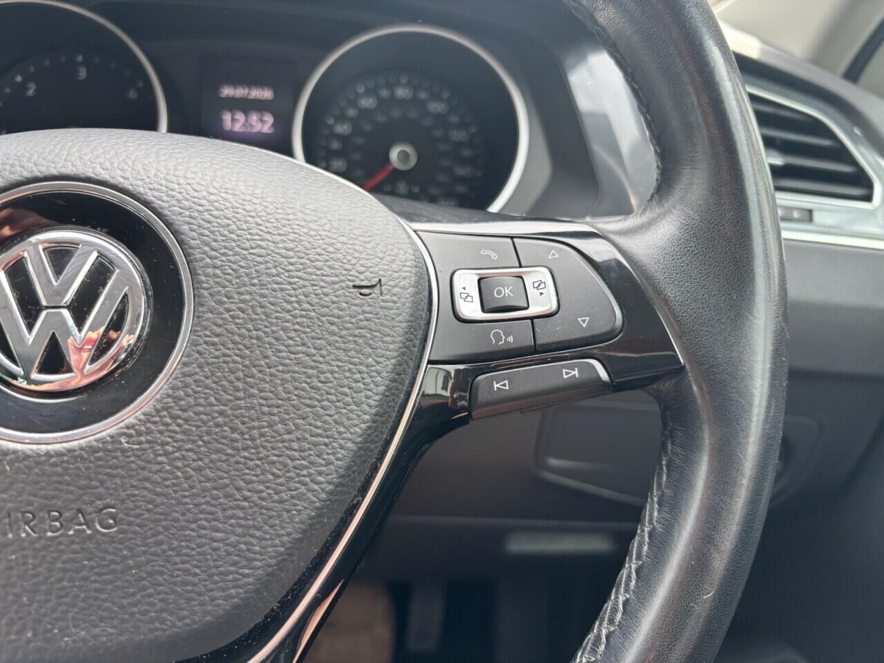 Volkswagen Tiguan view 23