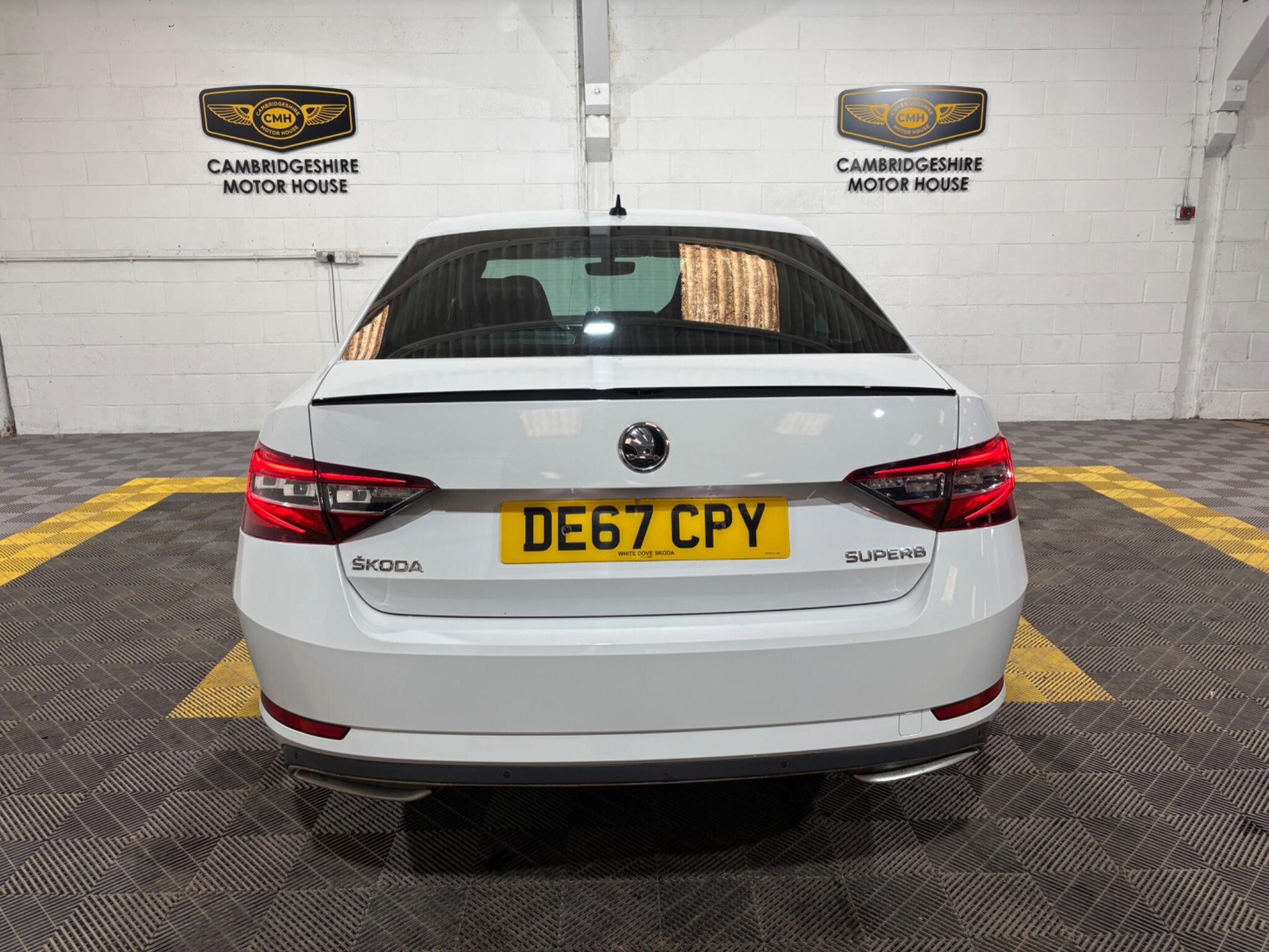 Skoda Superb view 12