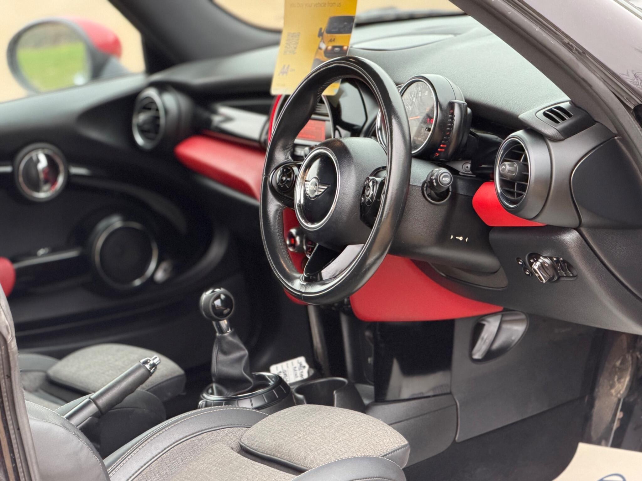 2015 MINI Hatch 1.5 Cooper D Euro 6 (s/s) 3dr image 13