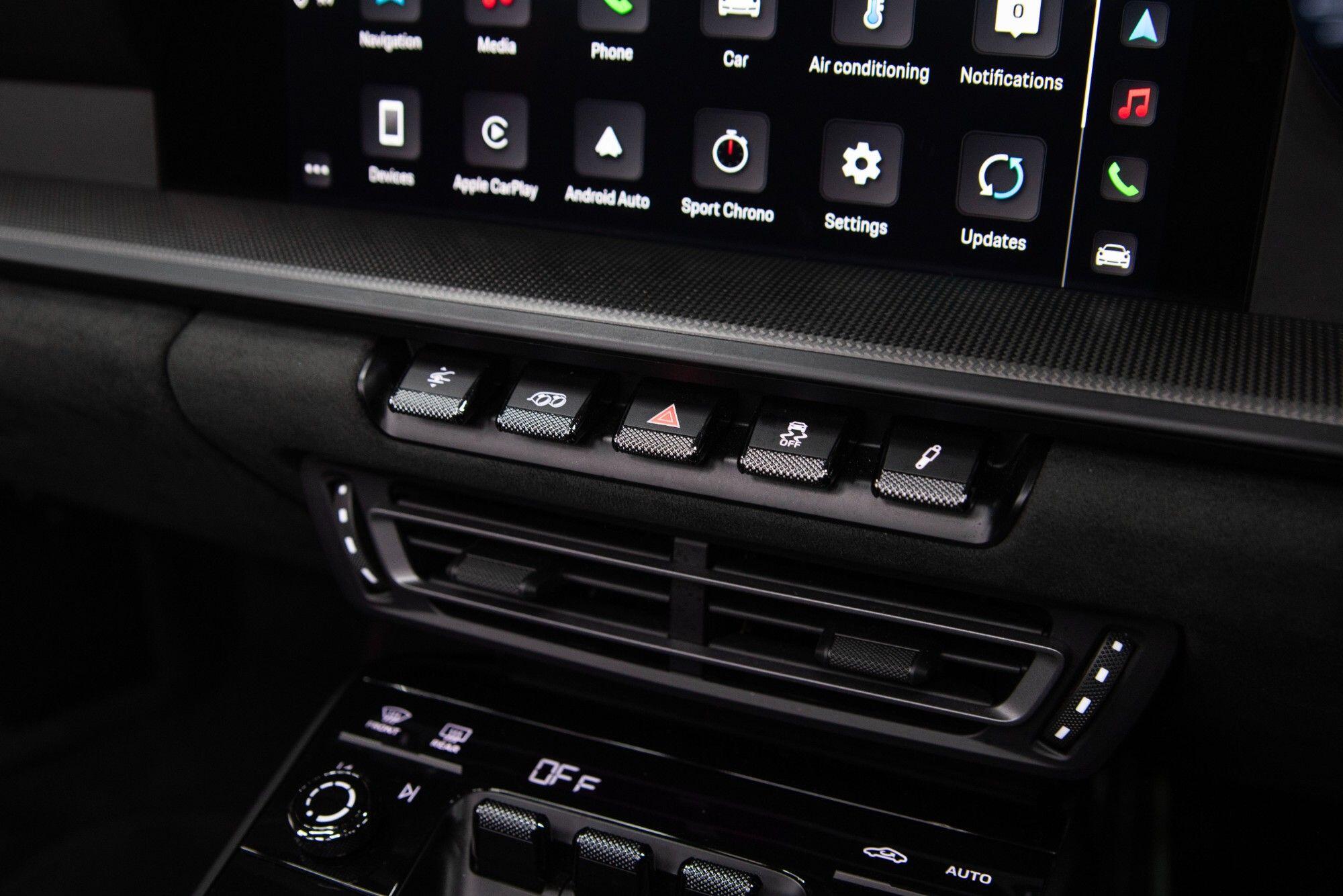 Porsche 911 view 38