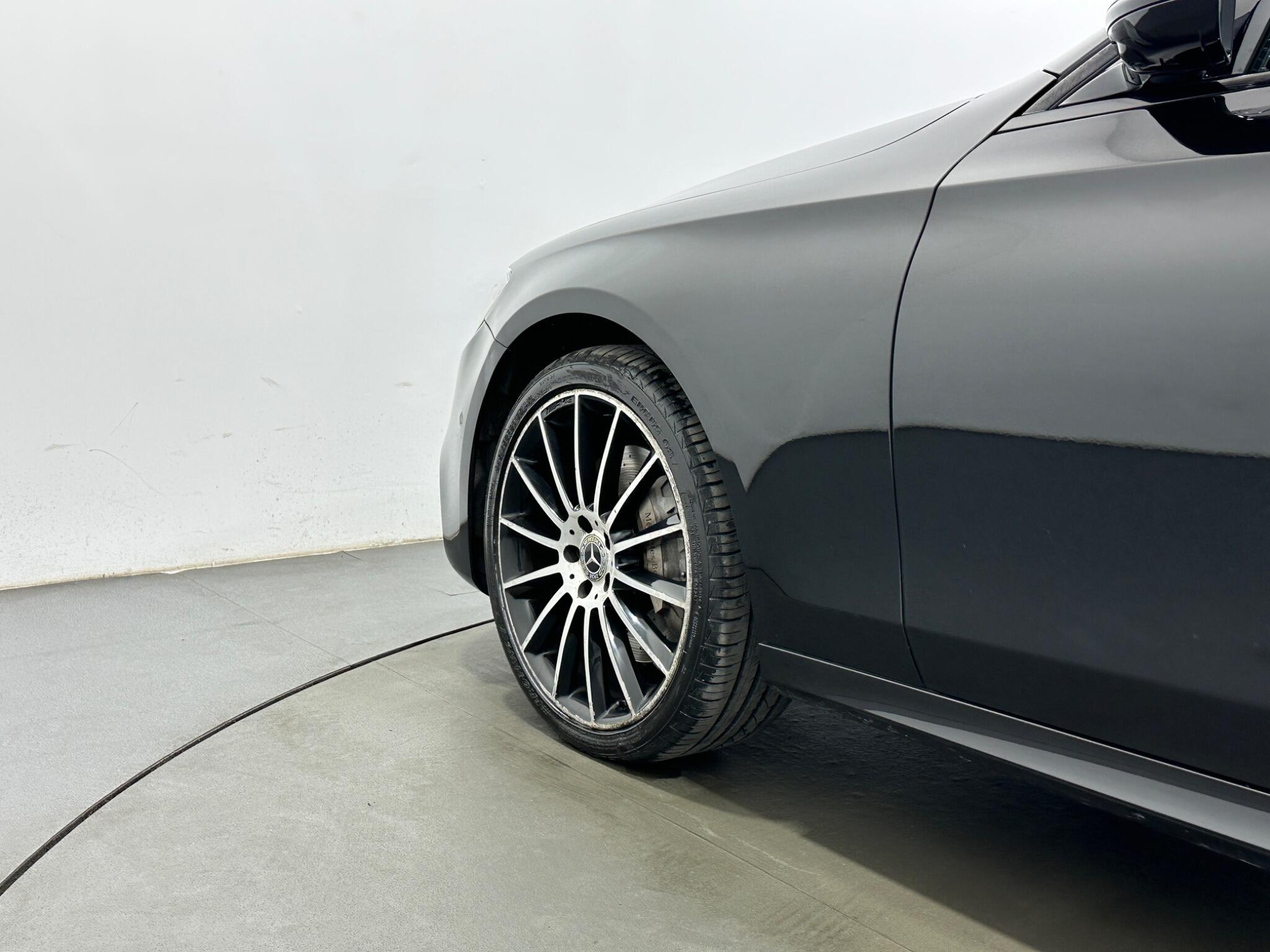 Mercedes-Benz E-Class view 50