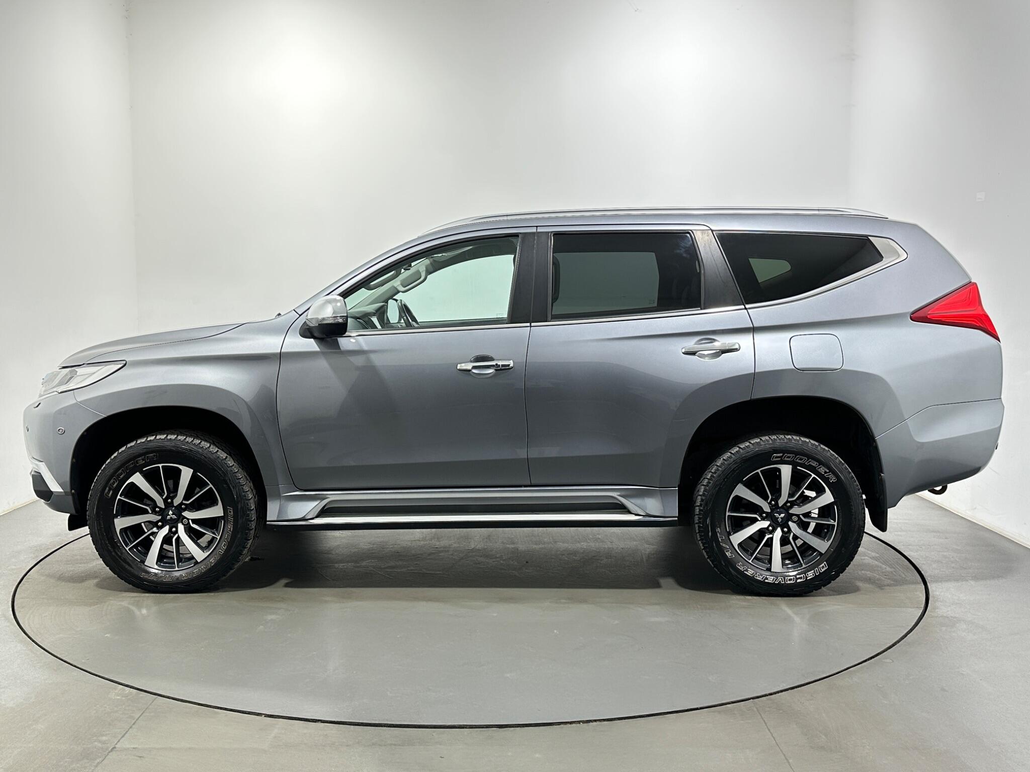Mitsubishi Shogun Sport view 5