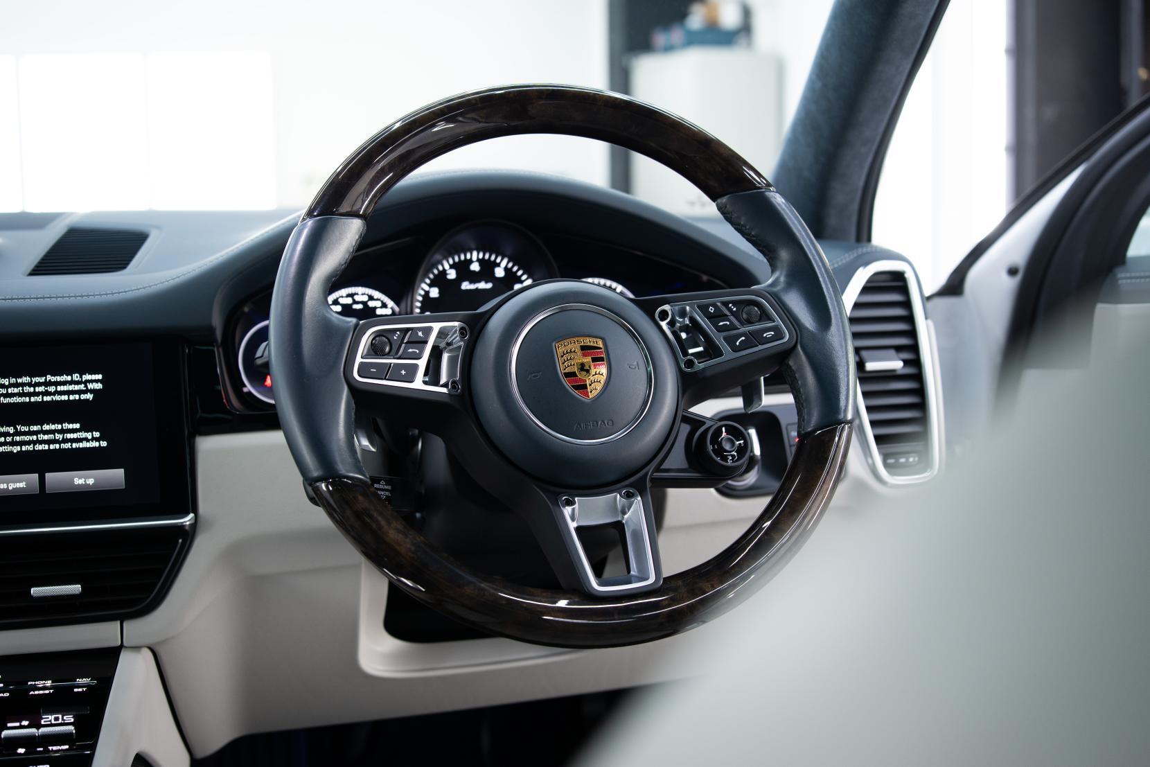 Porsche Cayenne view 17