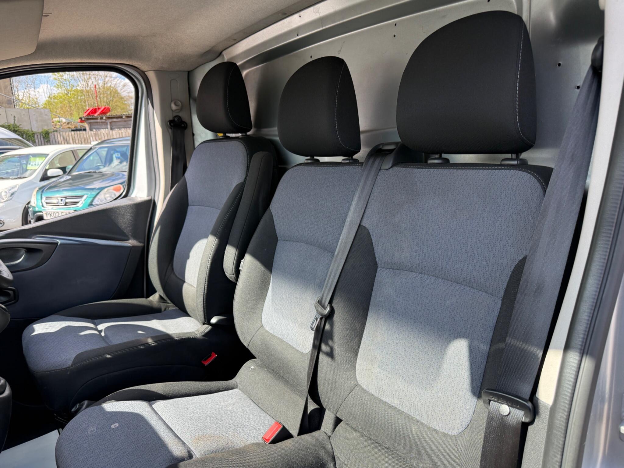 Vauxhall Vivaro - Image 55