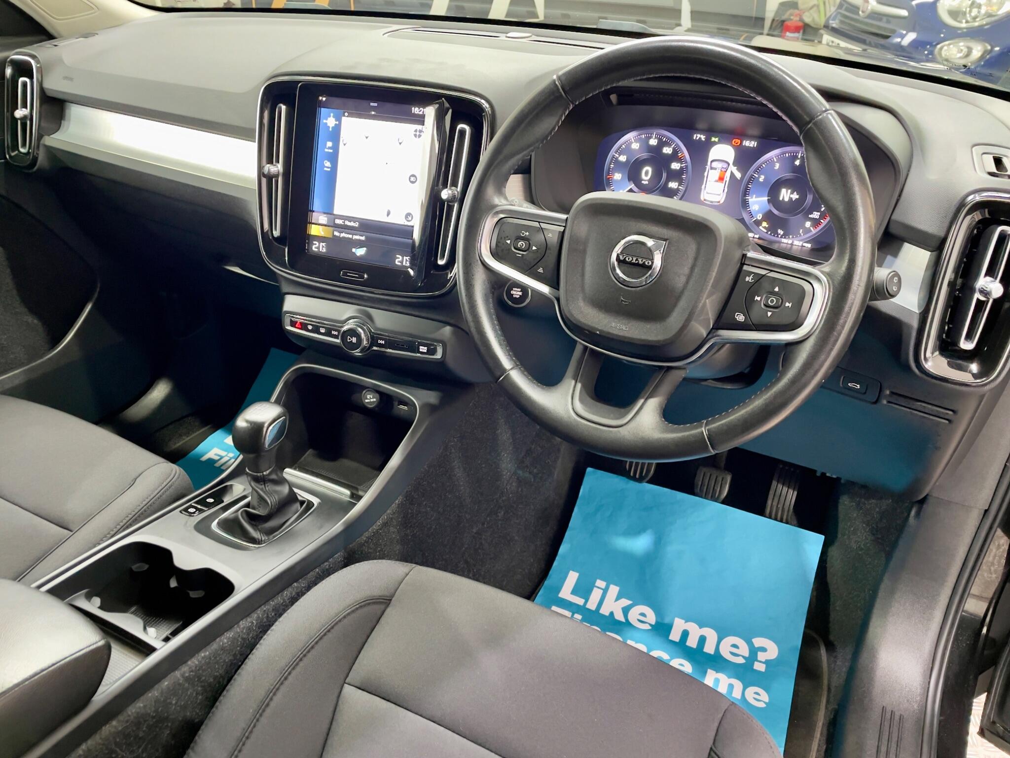 Volvo XC40 view 6