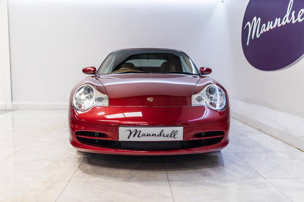 Porsche 911 view 13