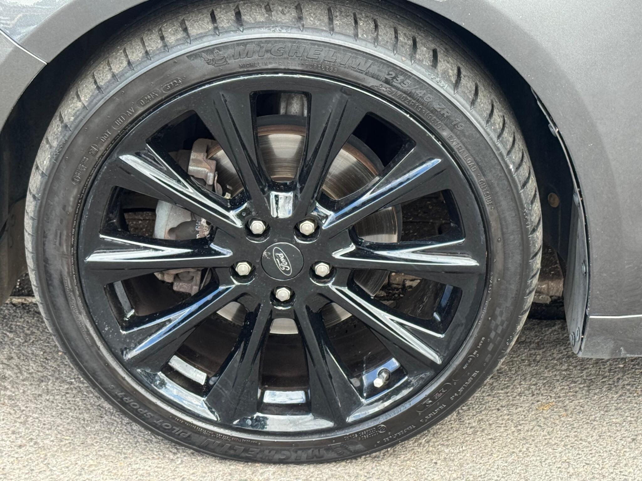 Ford Mondeo view 46