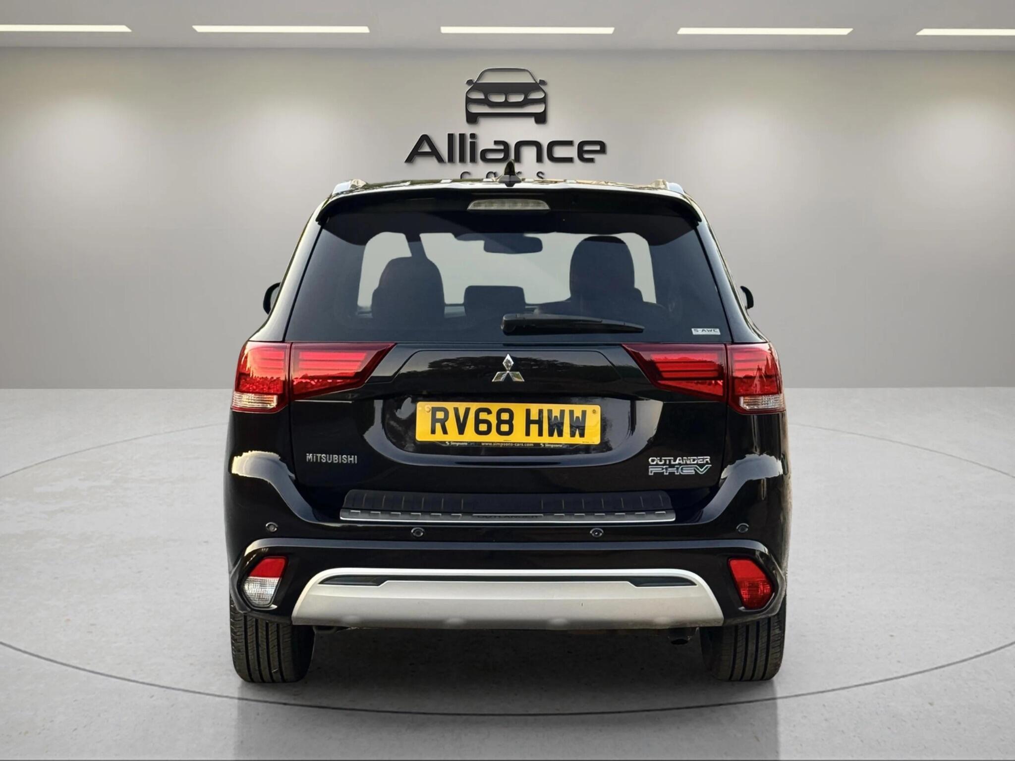 Mitsubishi Outlander view 70