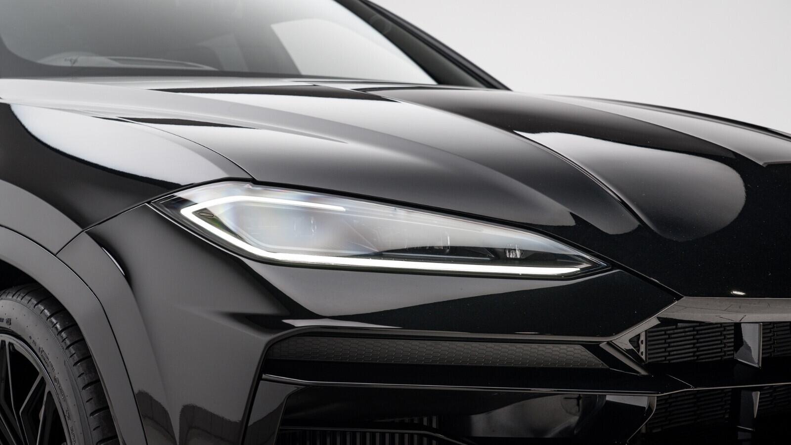 Lamborghini Urus view 55