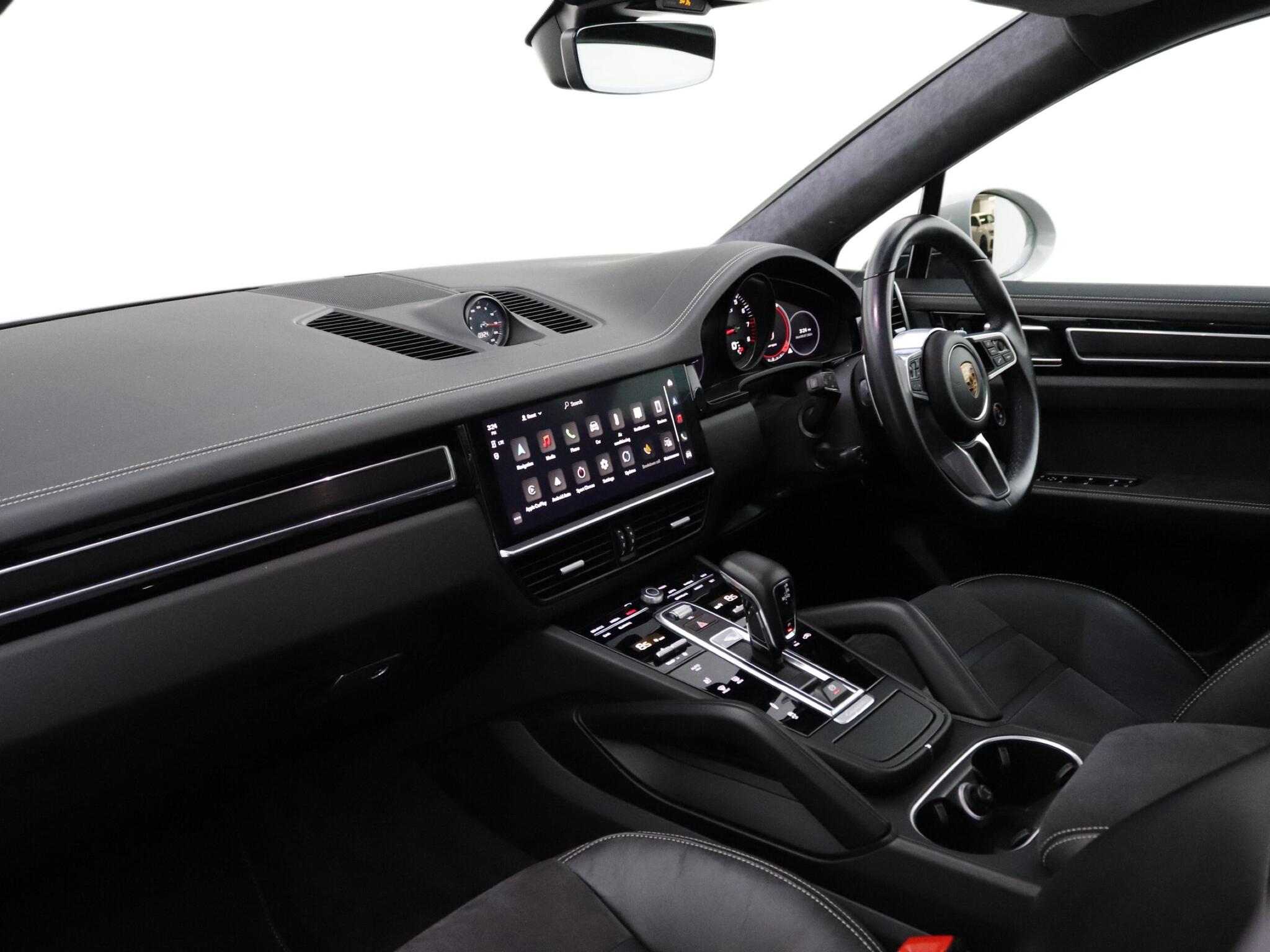 Porsche Cayenne view 13