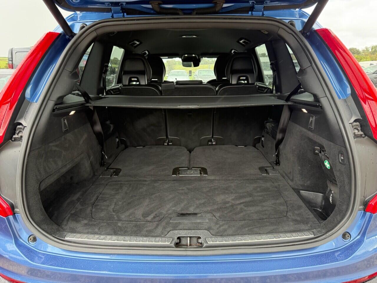 Volvo XC90 view 25