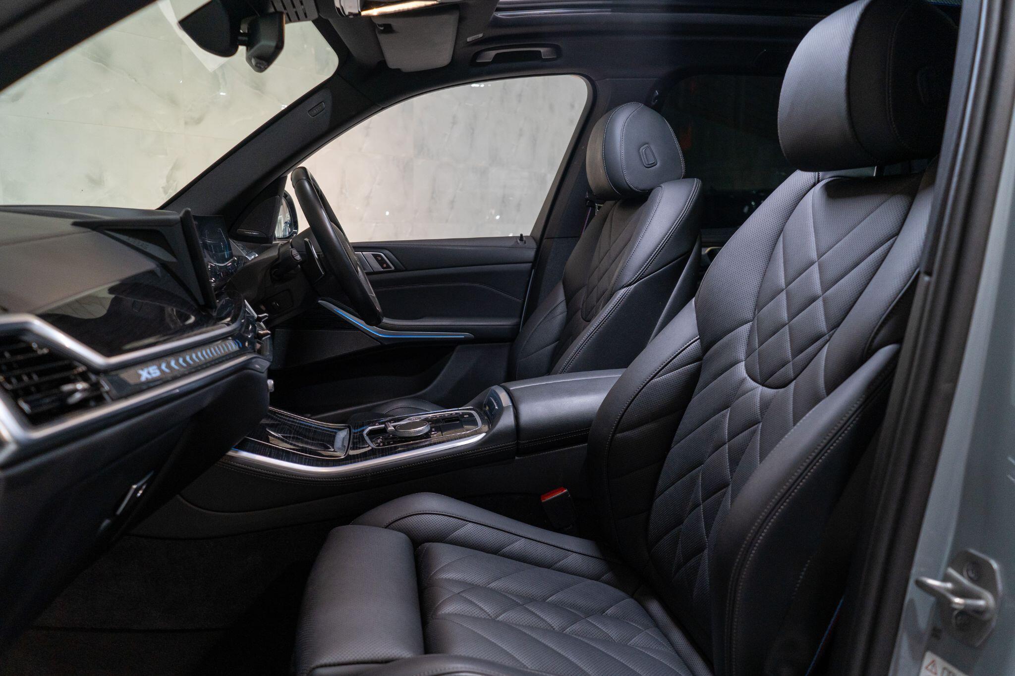 BMW X5 view 14