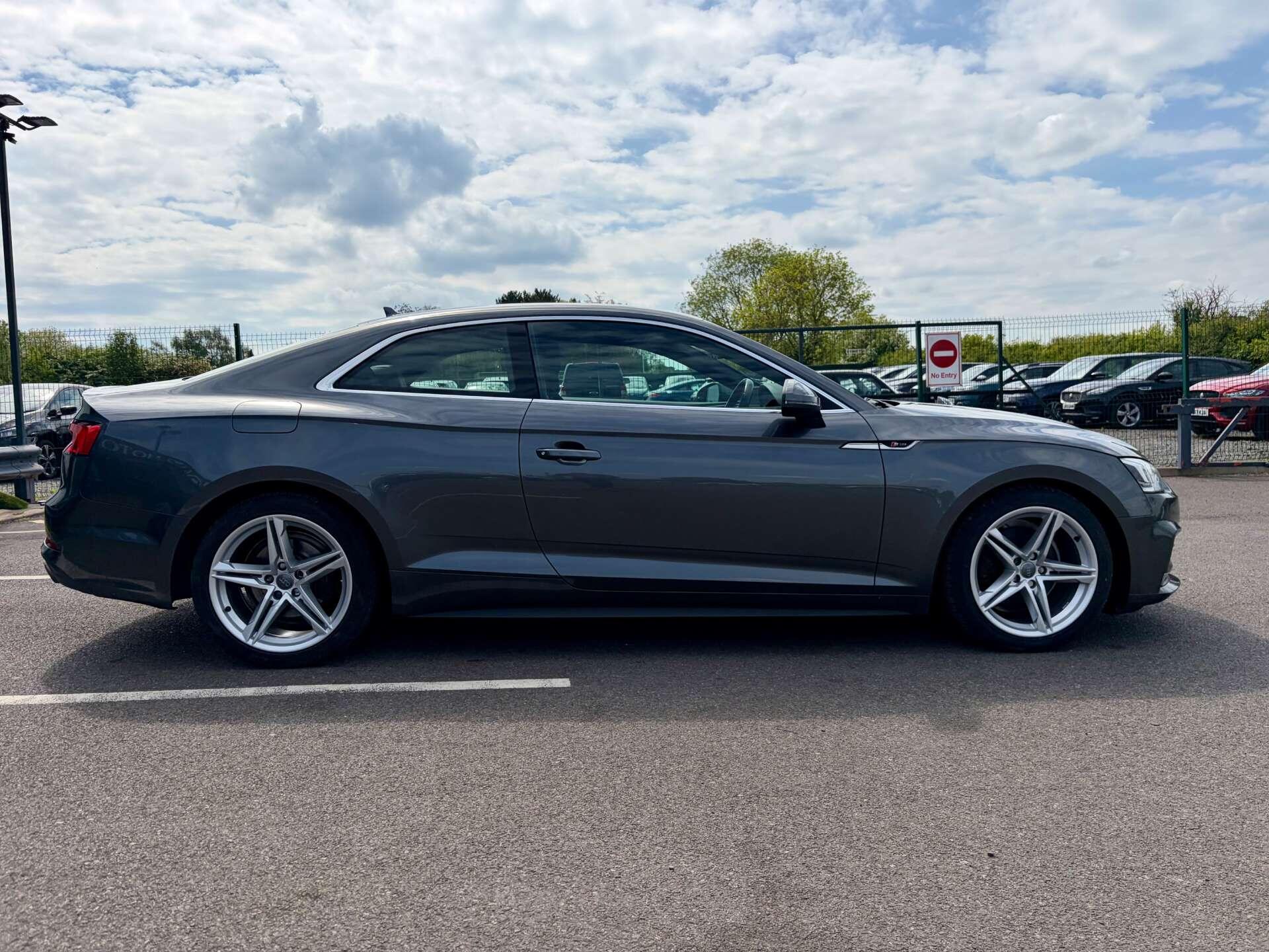 Audi A5 view 9