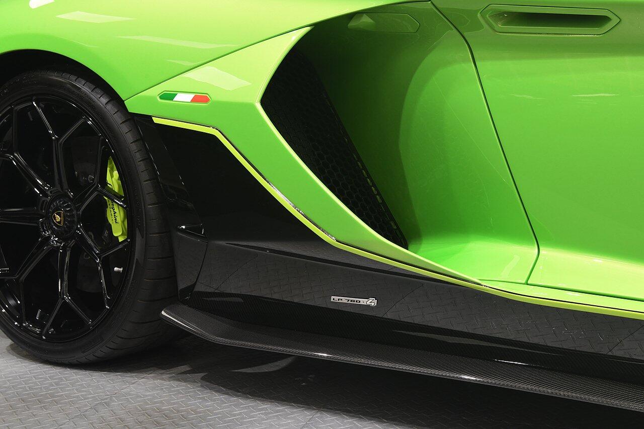 Lamborghini Aventador view 55