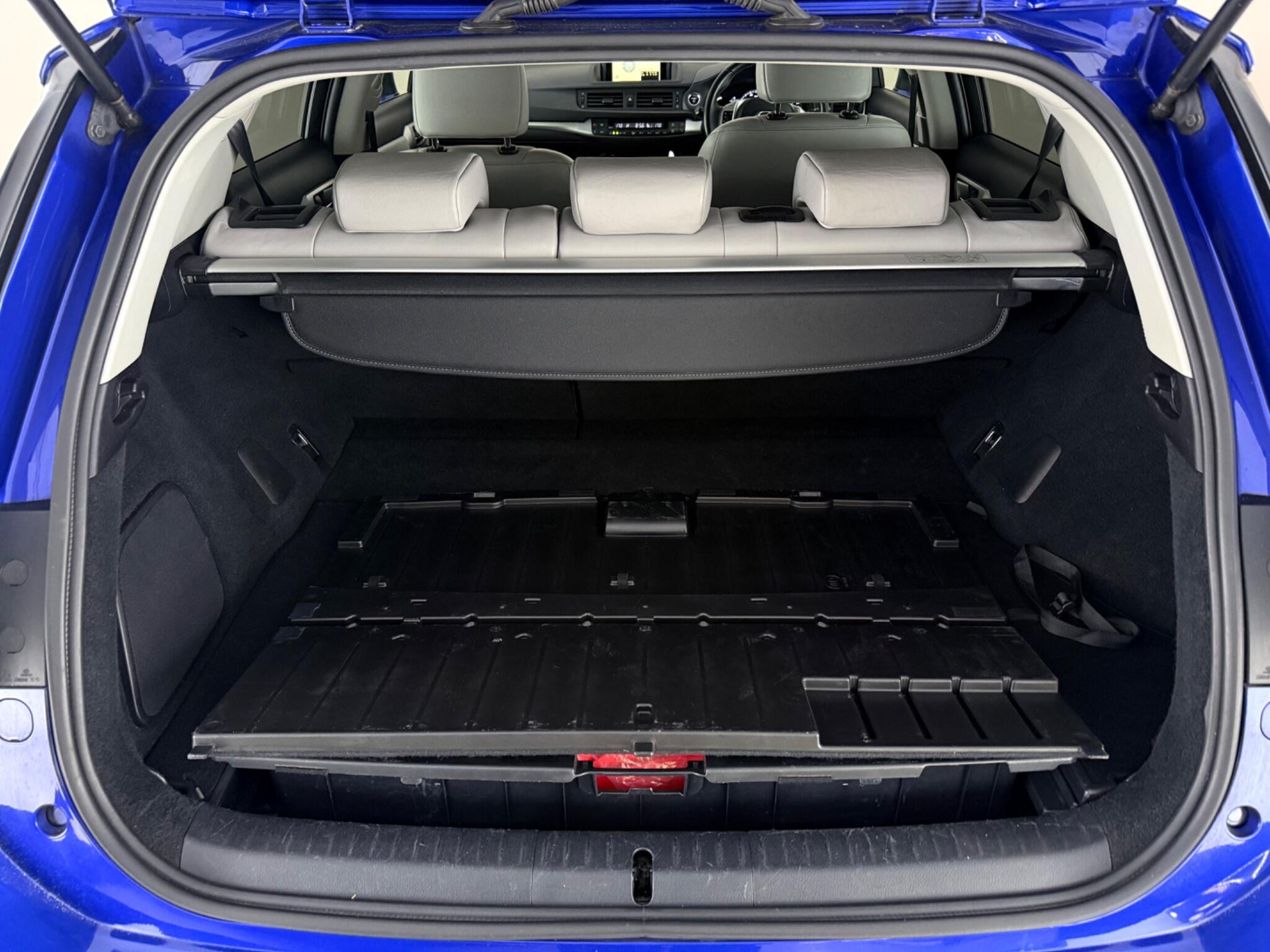 Lexus CT view 9