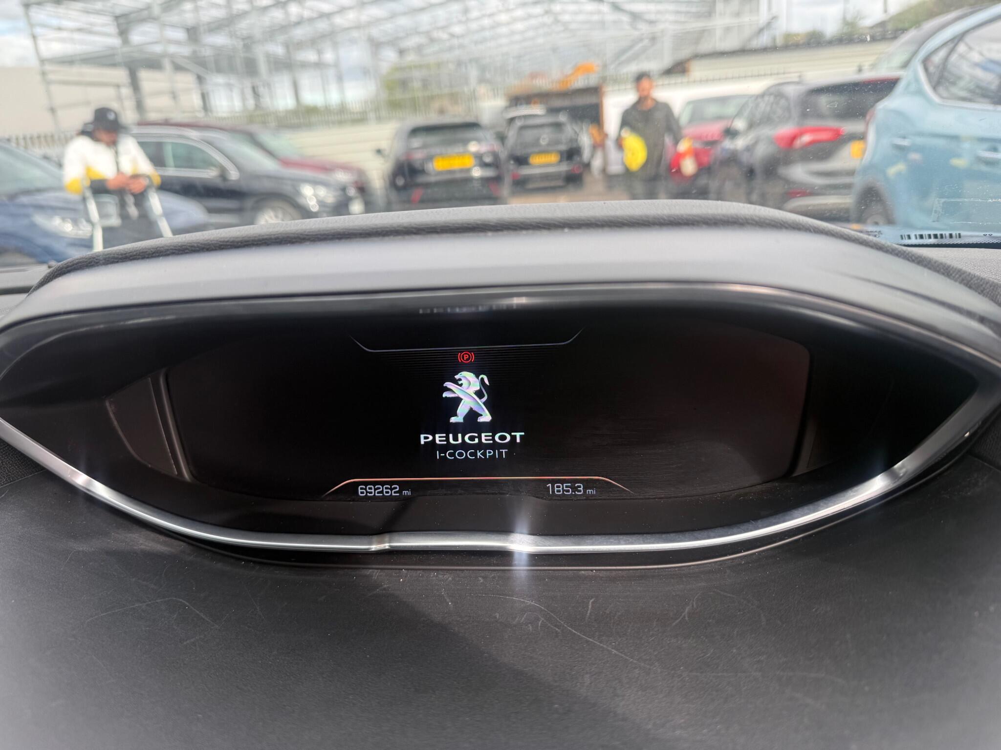 Peugeot 3008 view 14