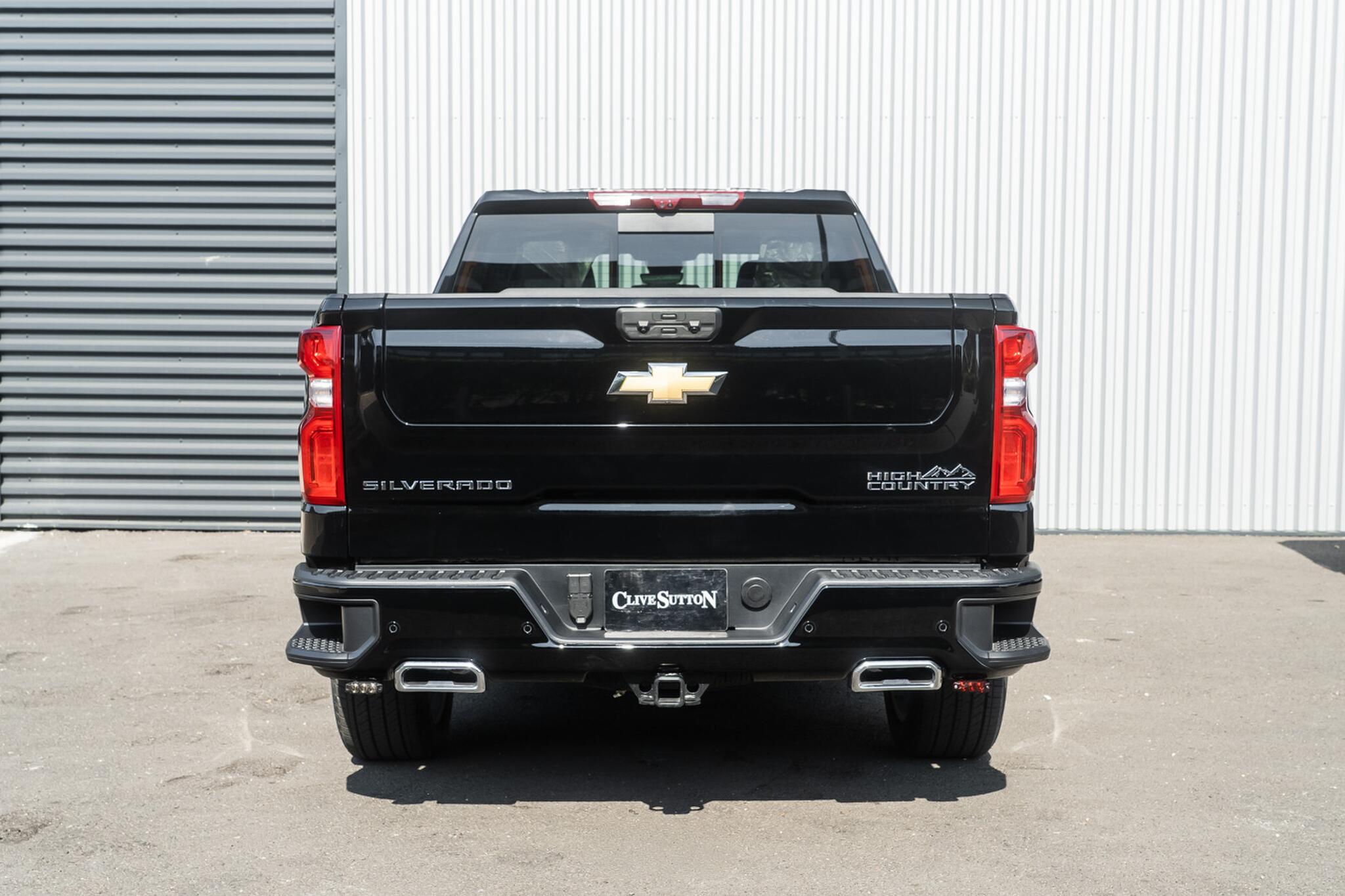 Chevrolet Silverado view 5