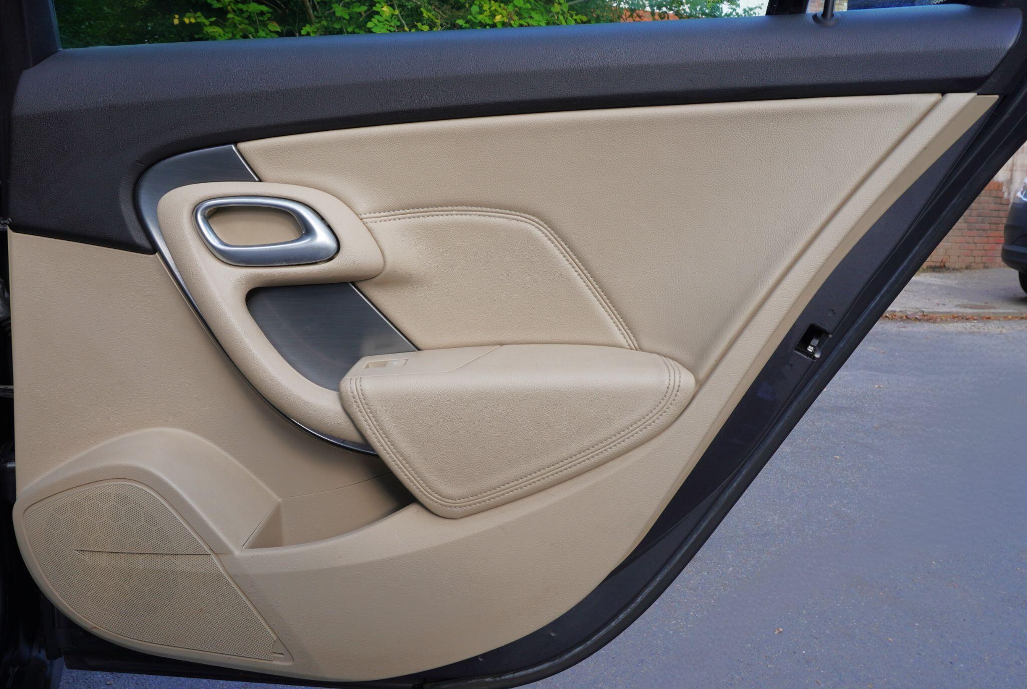 Saab 9-5 view 37