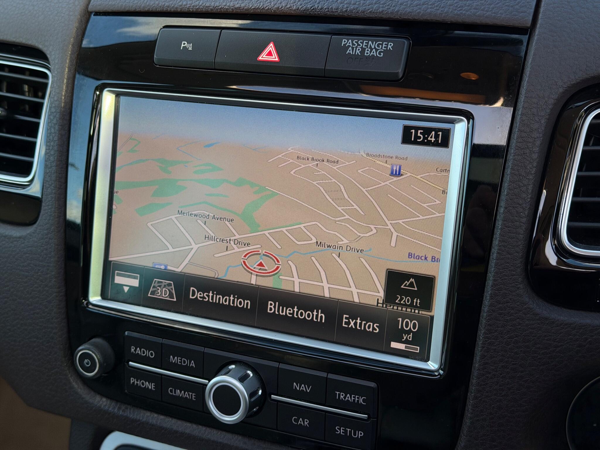 Volkswagen Touareg view 22