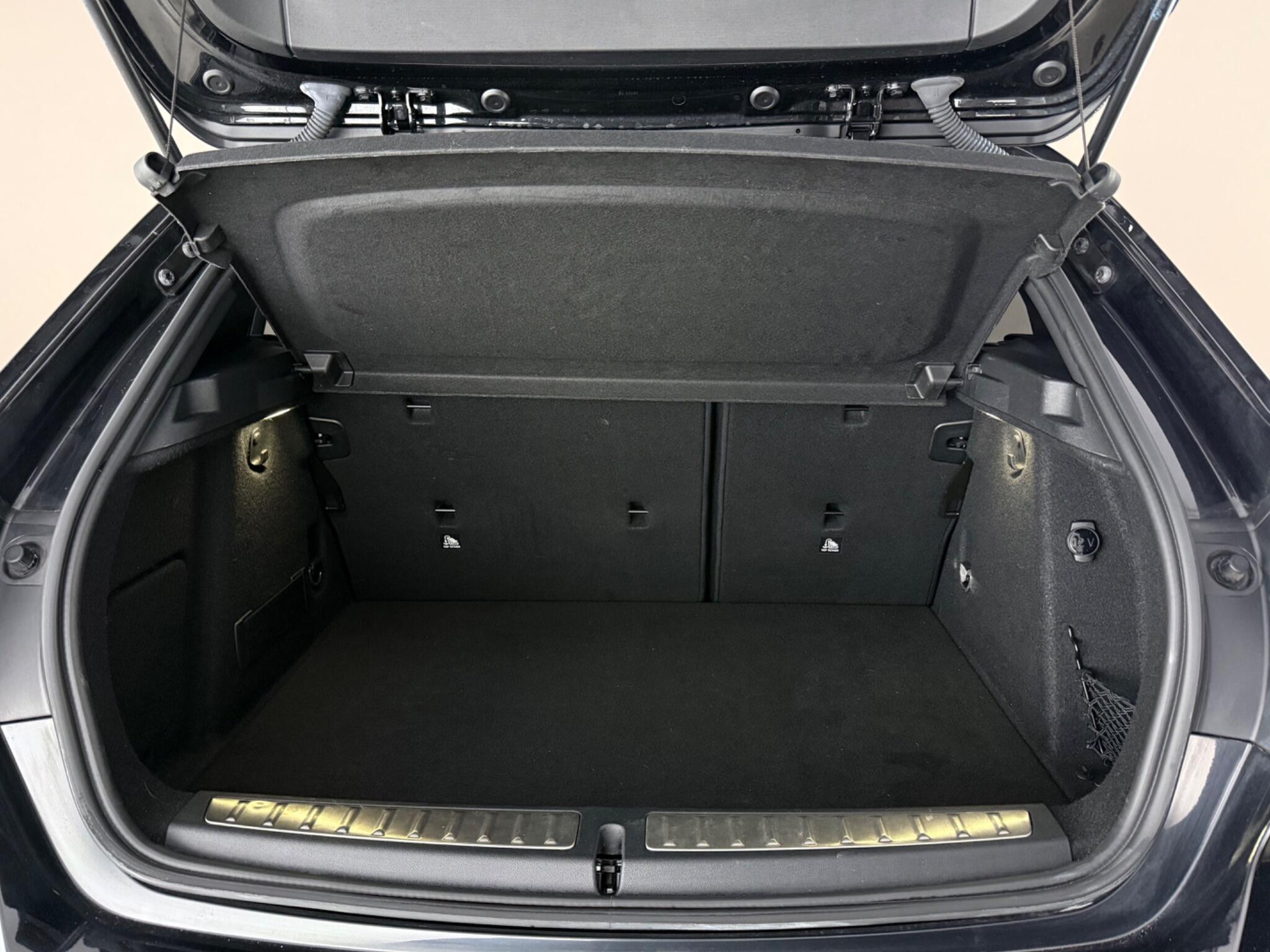BMW 1 Series view 10