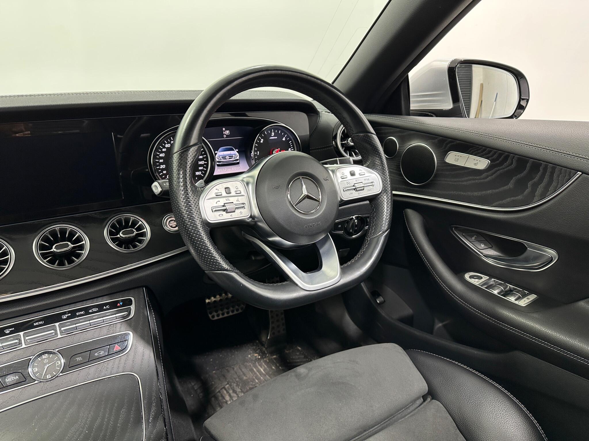 Mercedes-Benz E-Class view 12
