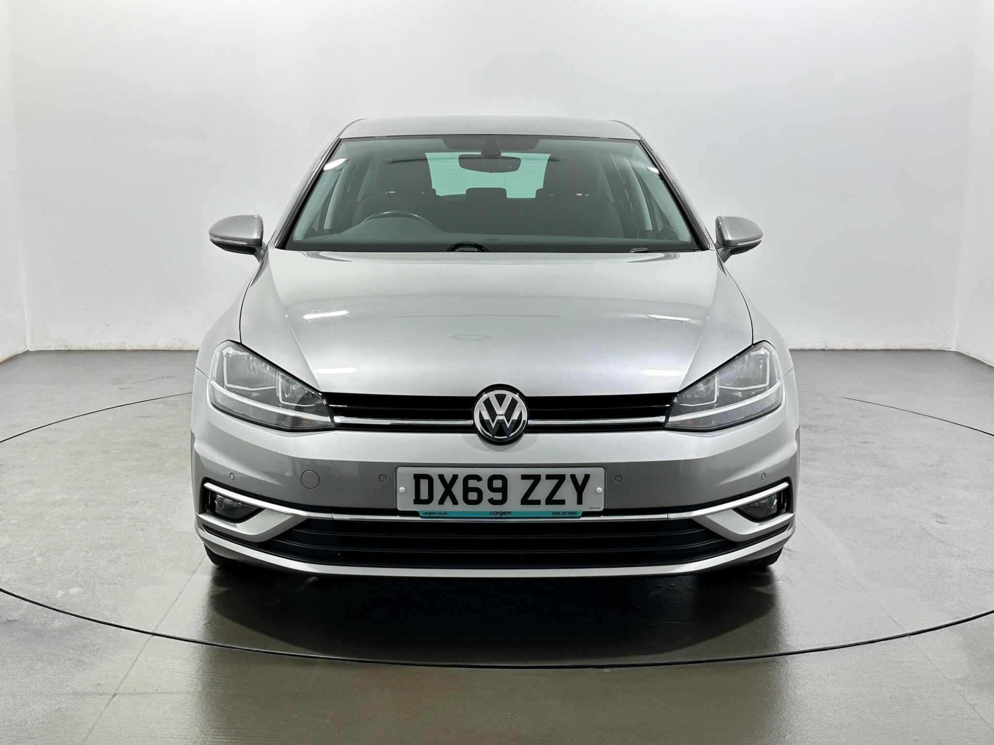 Volkswagen Golf view 3