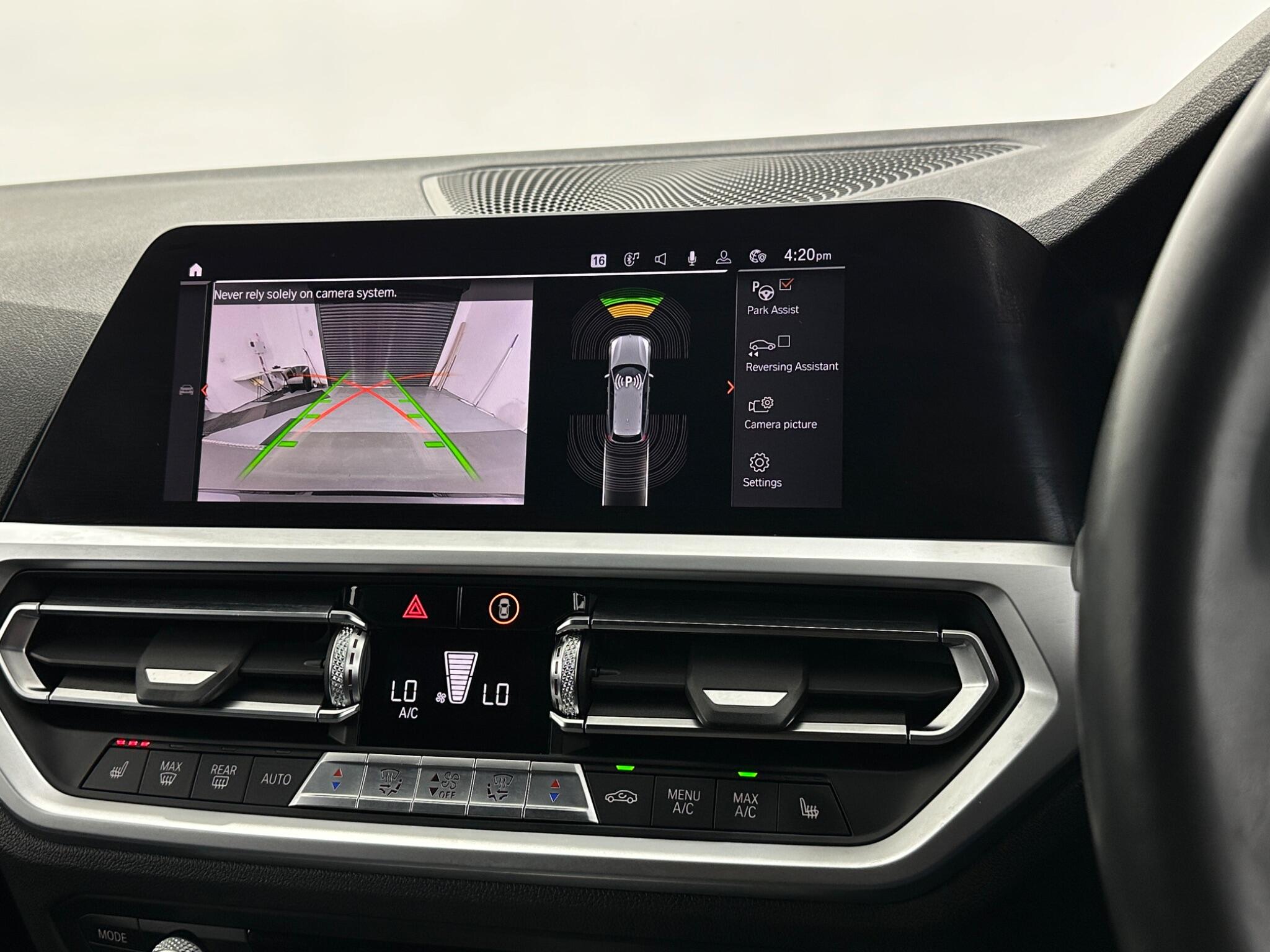 BMW 3 Series view 25