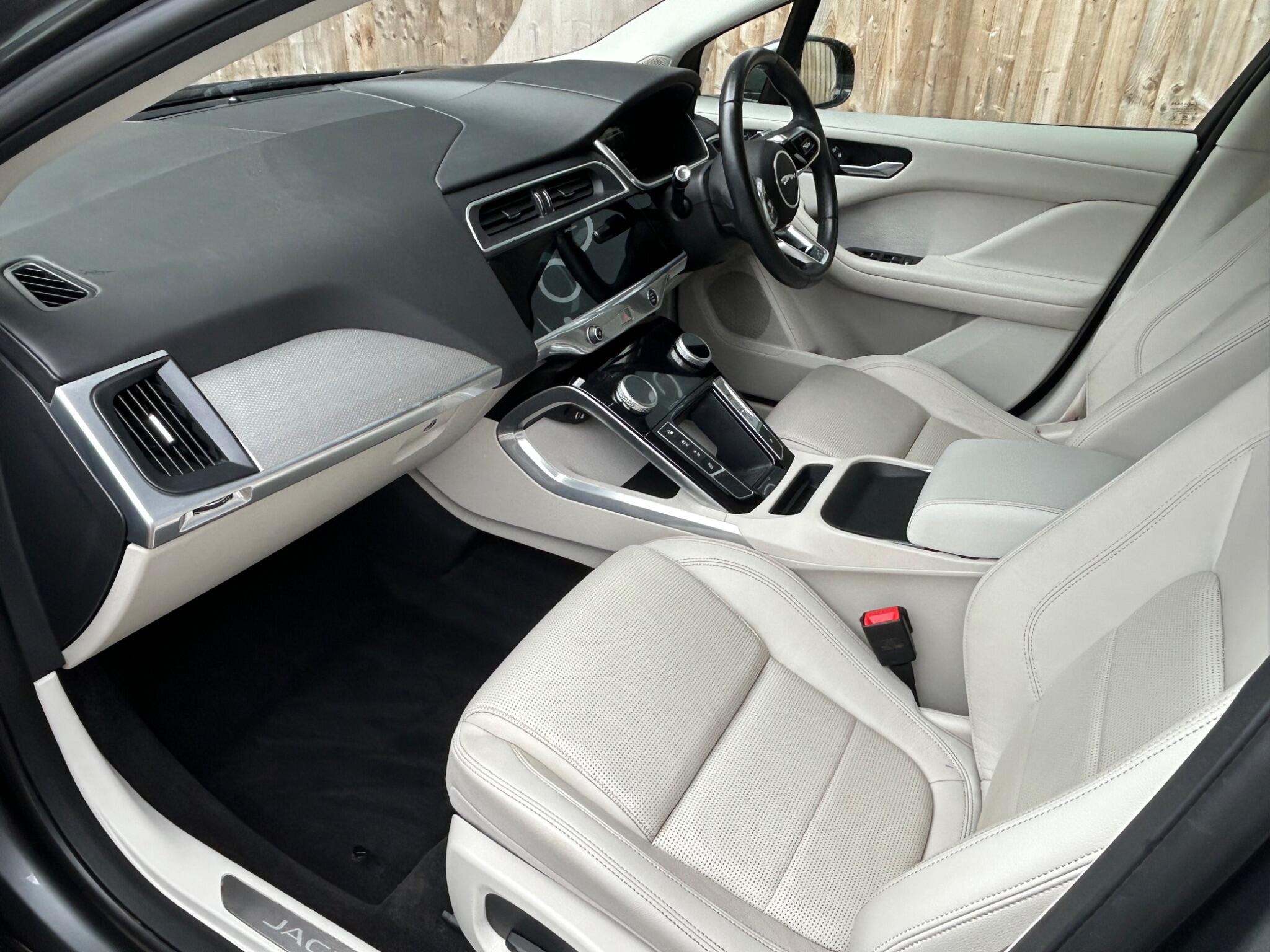 Jaguar I-Pace view 4