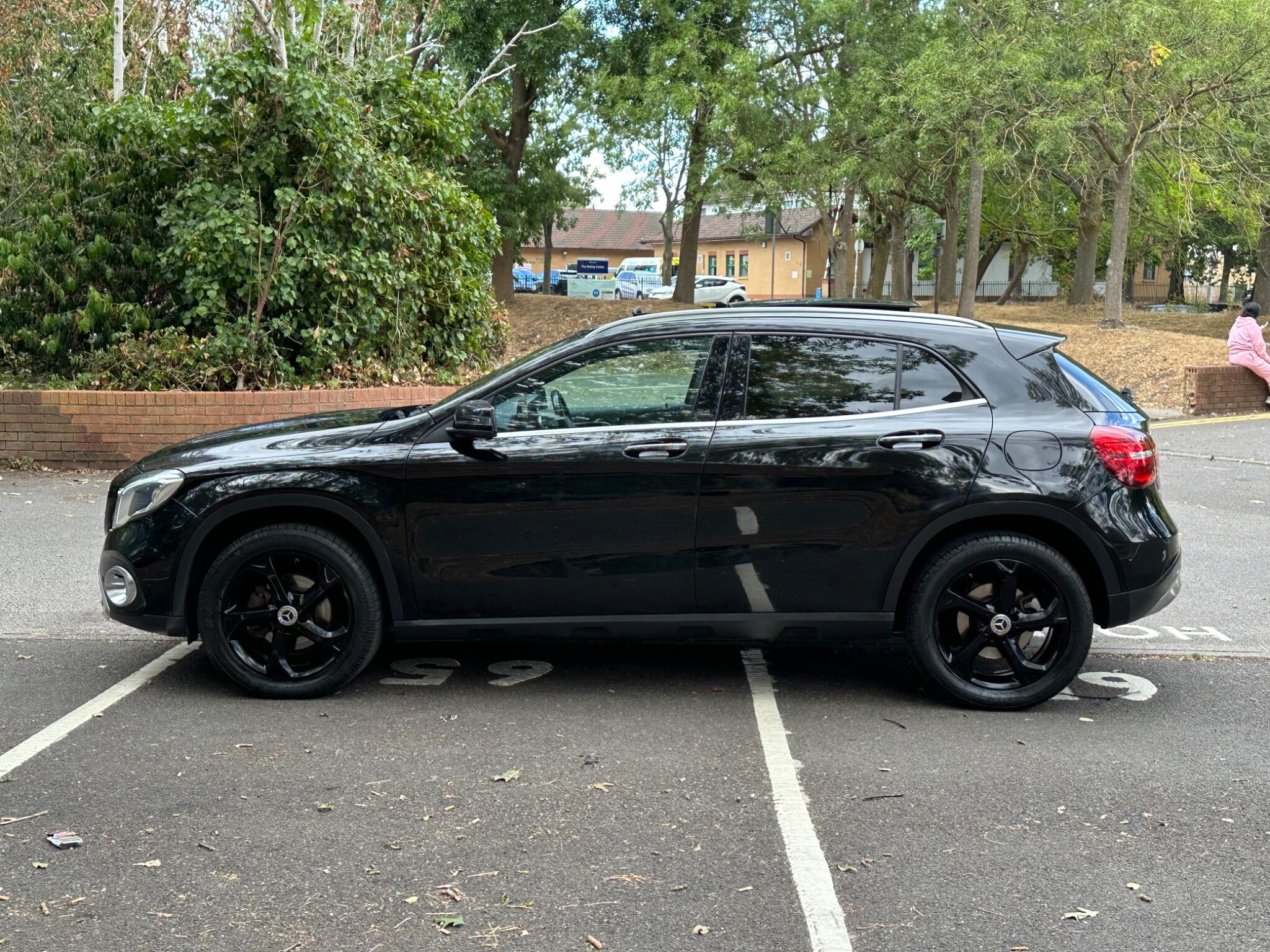 Mercedes-Benz Gla view 7