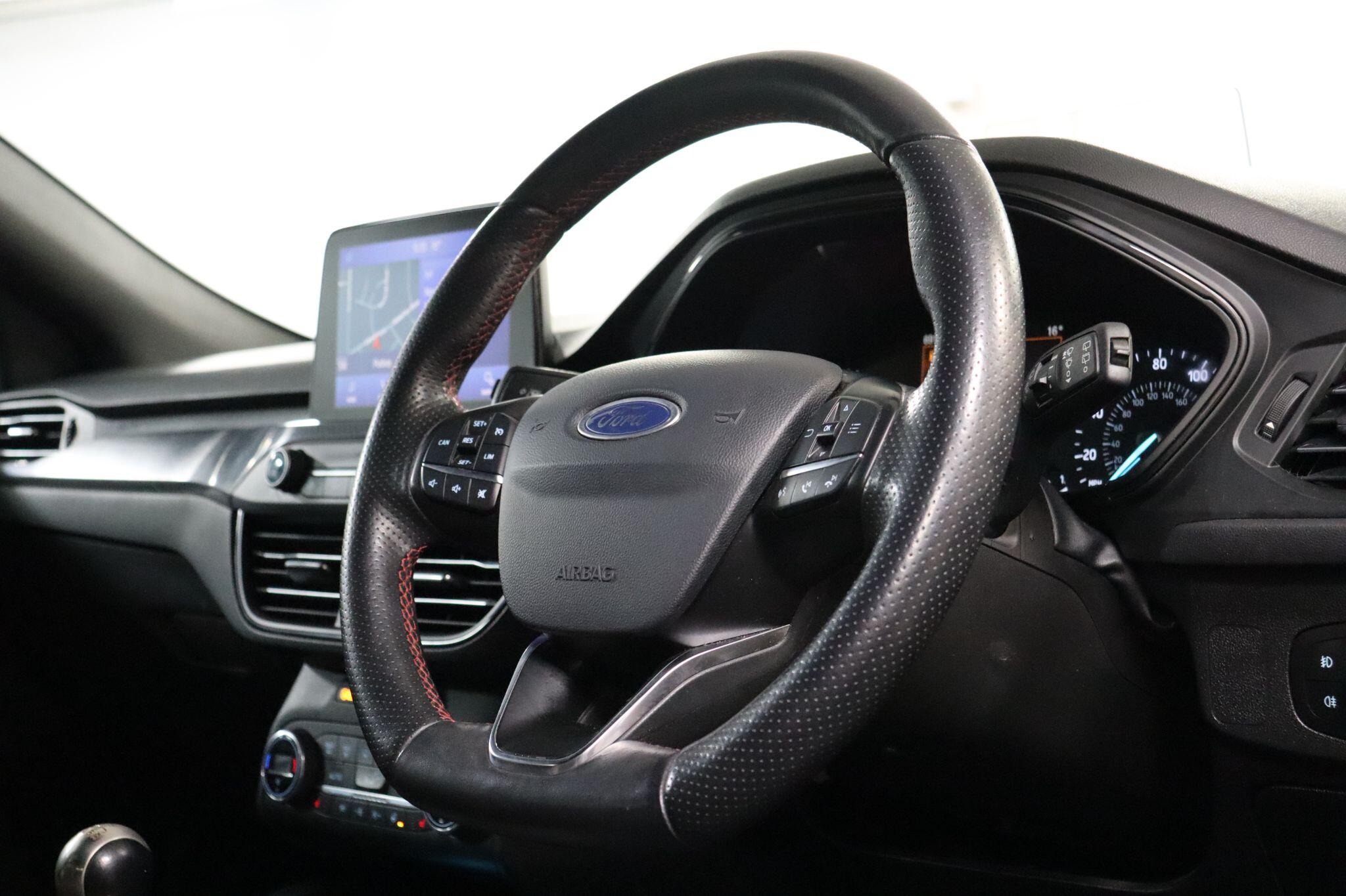 Ford Focus view 12