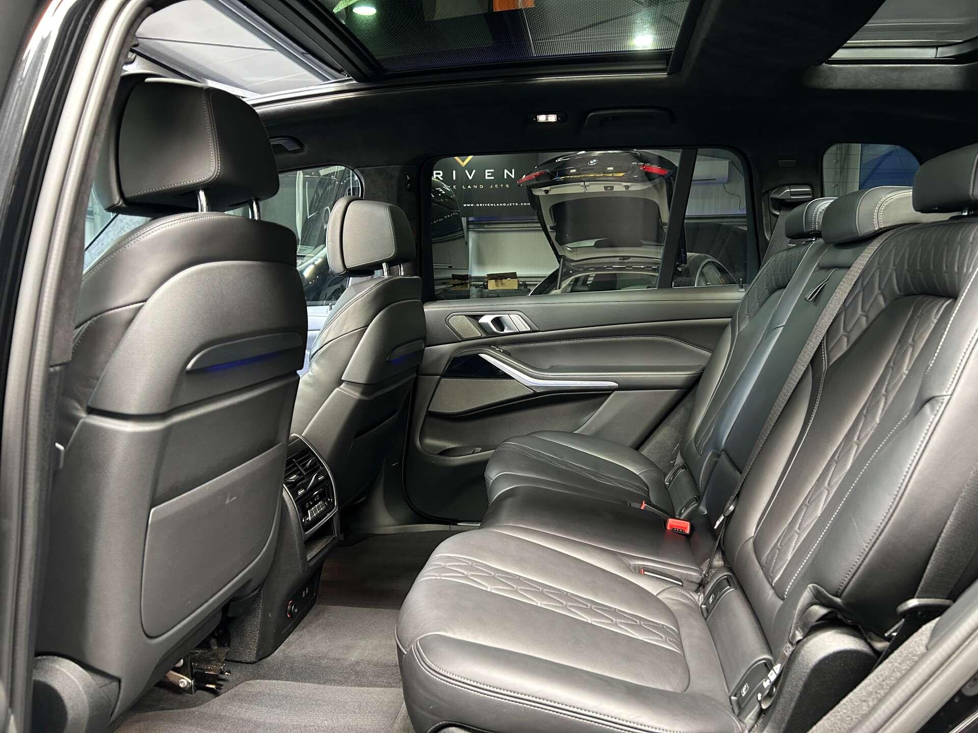 BMW X7 view 38