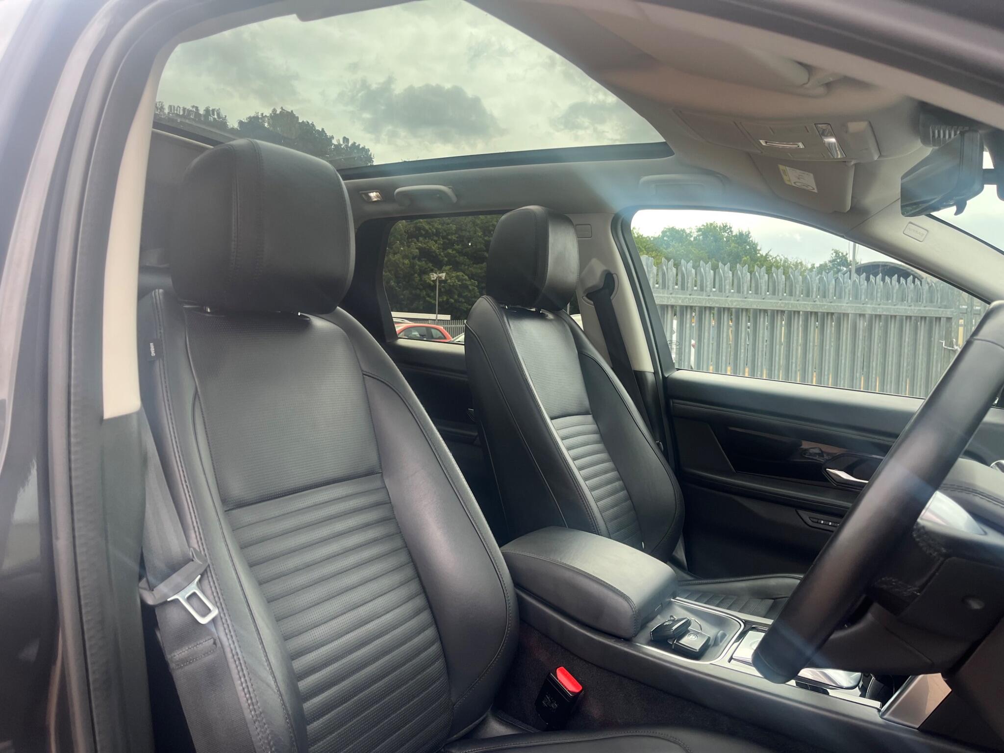 Land Rover Discovery Sport view 26