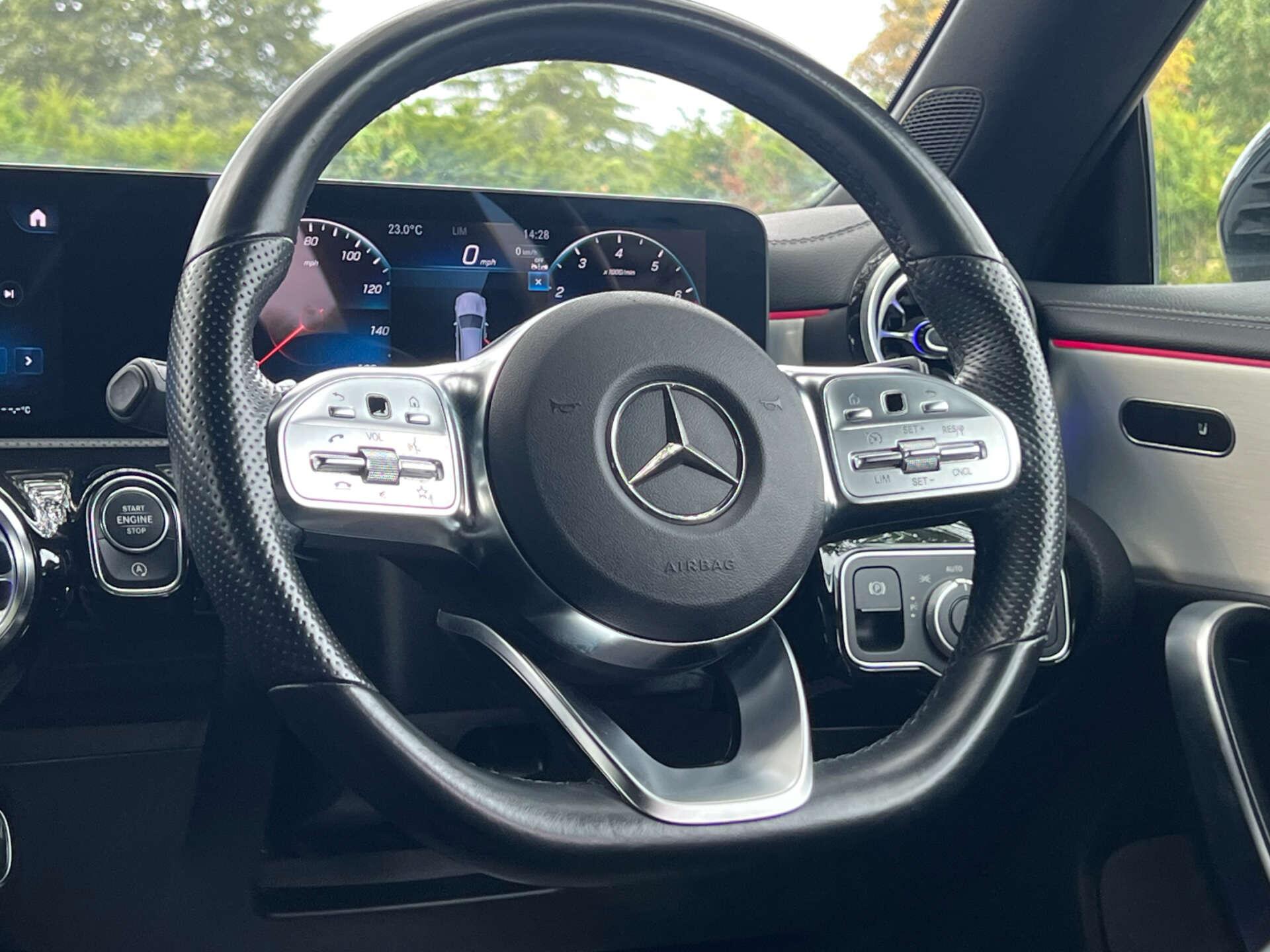 Mercedes-Benz Cla view 39