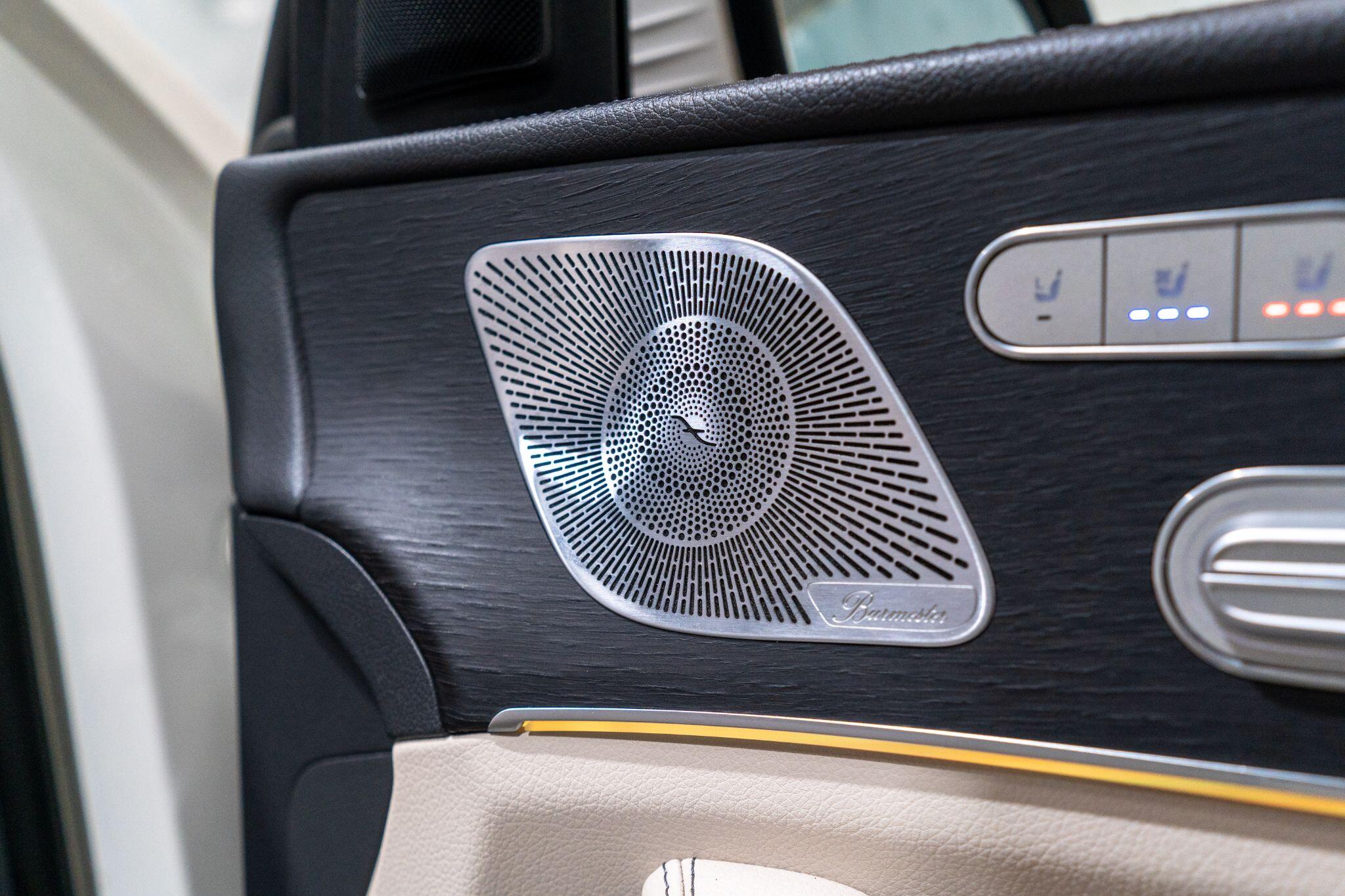 Mercedes-Benz GLS view 22