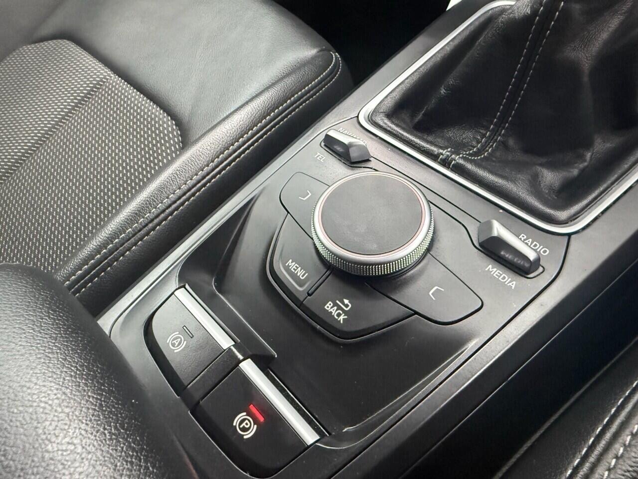 Audi Q2 view 22