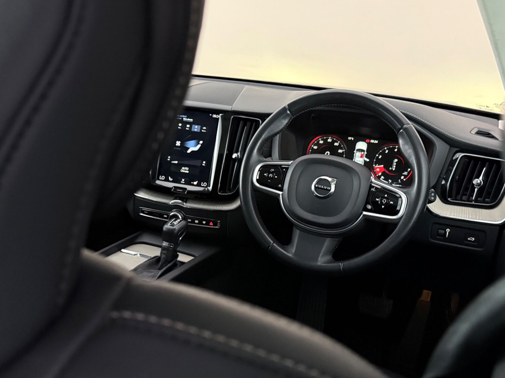 Volvo XC60 view 14